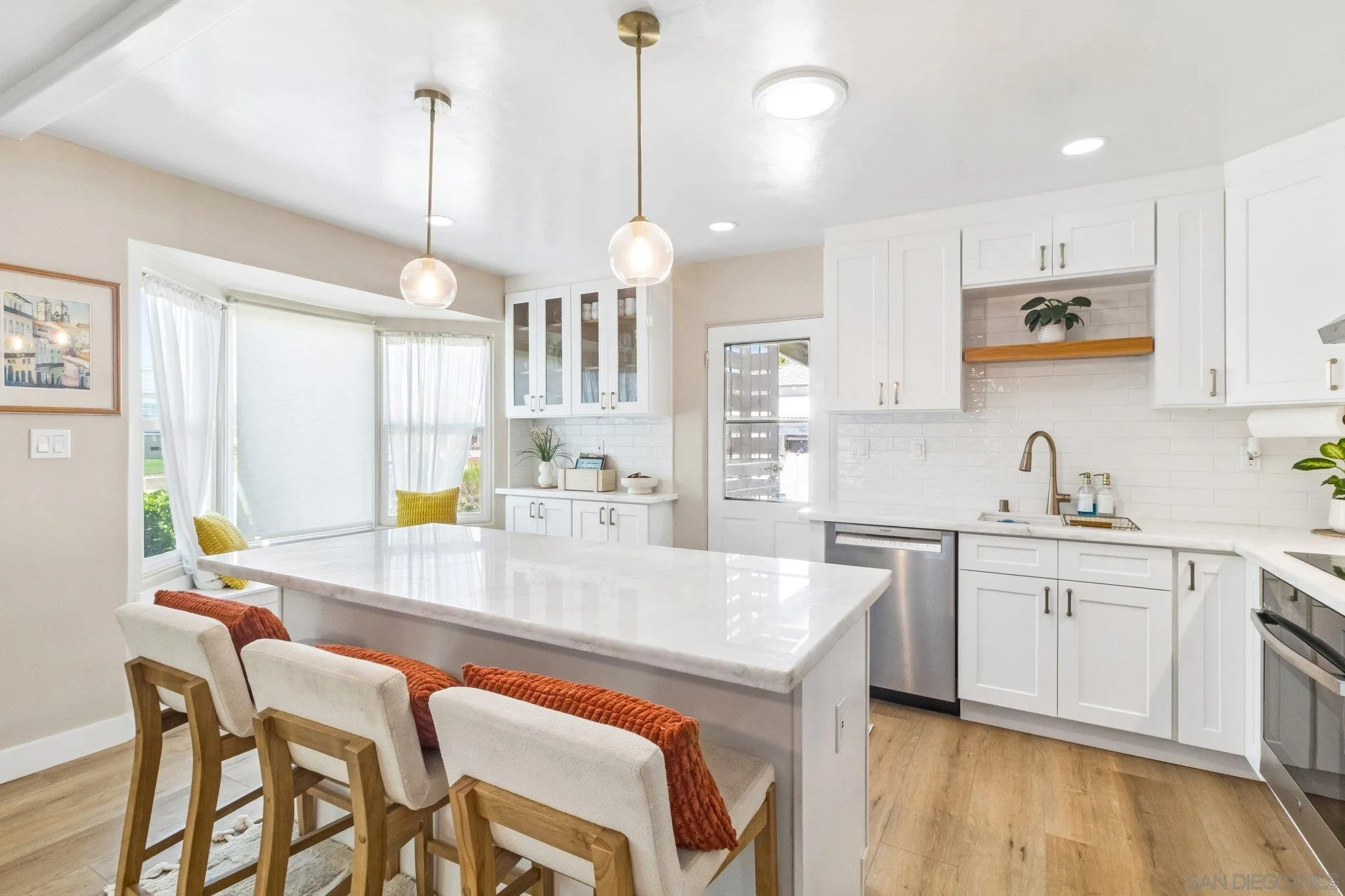 https://cdn.realtyfeed.com/cdn/127/260014733/9802dab06aab6092eb99ebc3d6568e82.webp