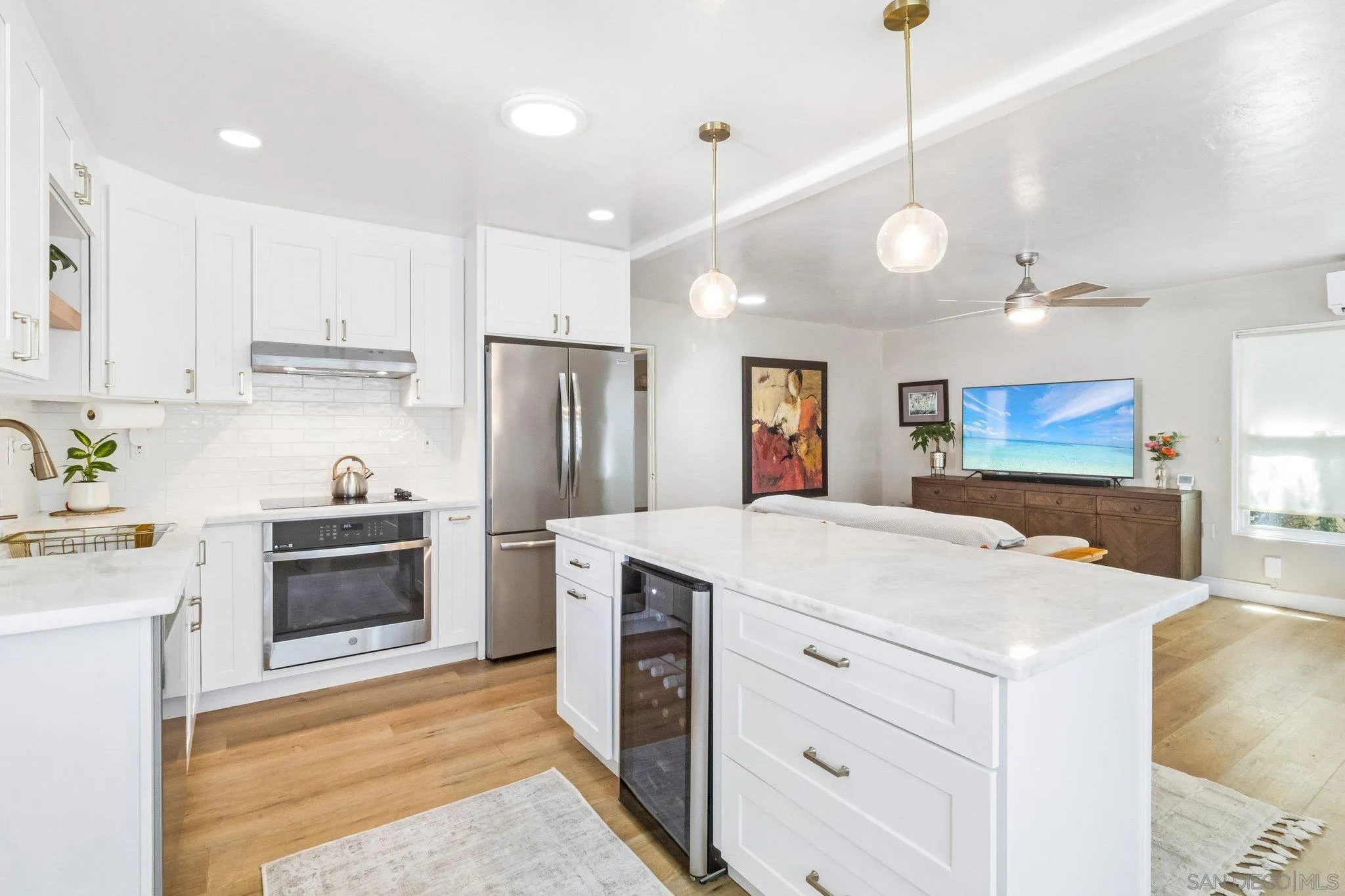 https://cdn.realtyfeed.com/cdn/127/260014733/b23c618b5f4ea2bfda0f9c99ff61cbcf.webp