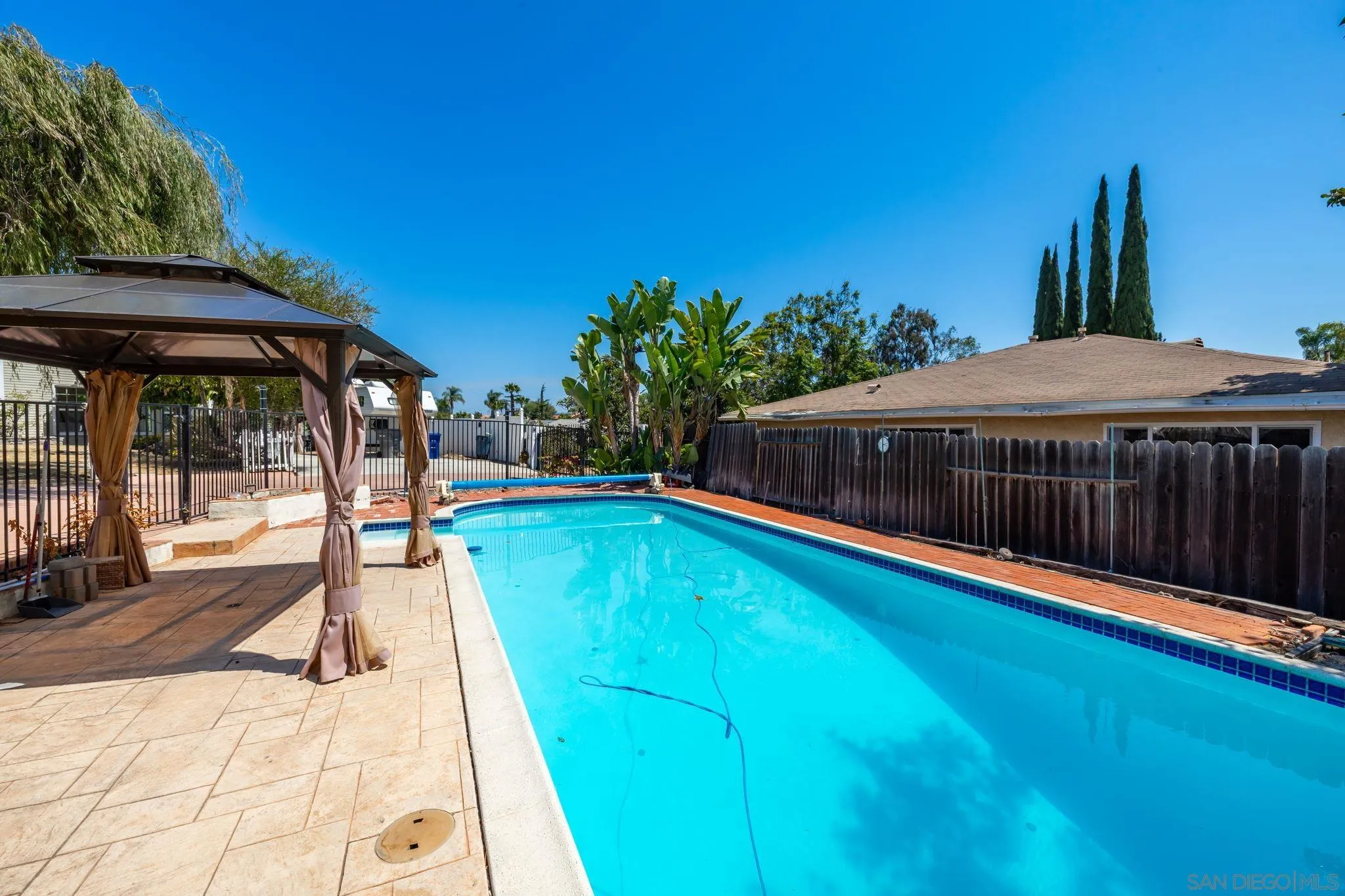 https://cdn.realtyfeed.com/cdn/127/260014734/3355799bcb1972044a92e98e0d7a5cb2.webp