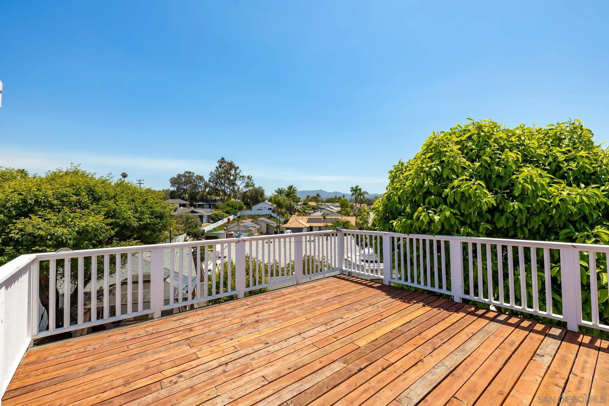 https://cdn.realtyfeed.com/cdn/127/260014734/51eeb3a7127f78f9a664553326d27c46.webp