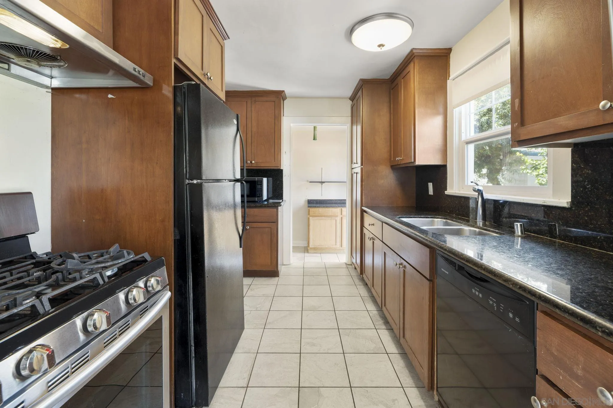 https://cdn.realtyfeed.com/cdn/127/260014734/a6b3abf8d3b377386b36398a3578d677.webp