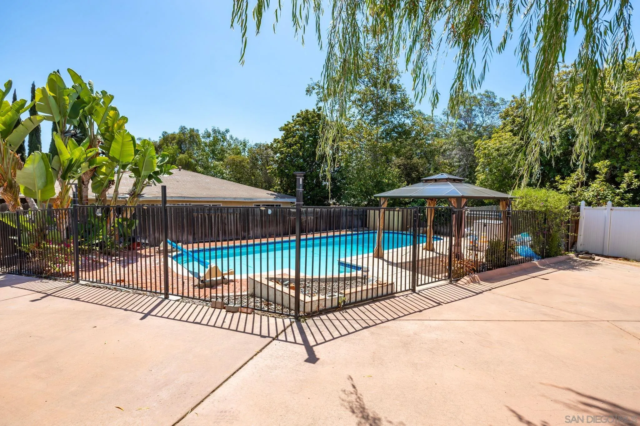 https://cdn.realtyfeed.com/cdn/127/260014734/dd89a026bc4210937eb9036cedfefed7.webp
