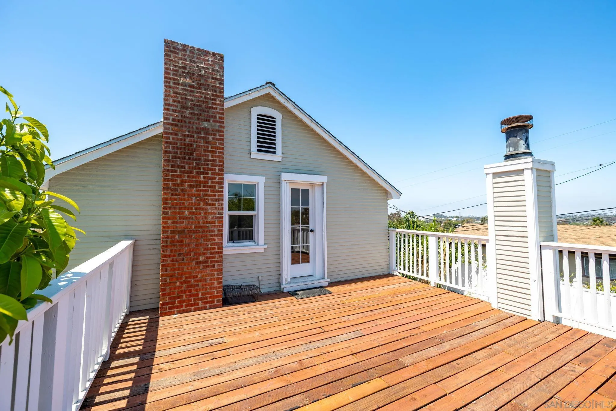 https://cdn.realtyfeed.com/cdn/127/260014734/ea4c35f8cebc56e7f5ed9c945e05eb62.webp