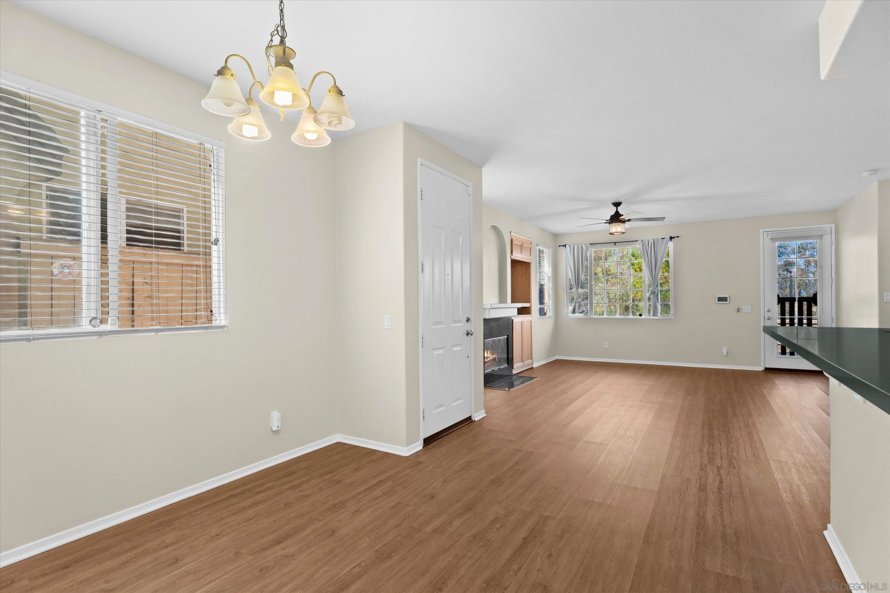 Photo #4: 260014736 Listing: Photo #4