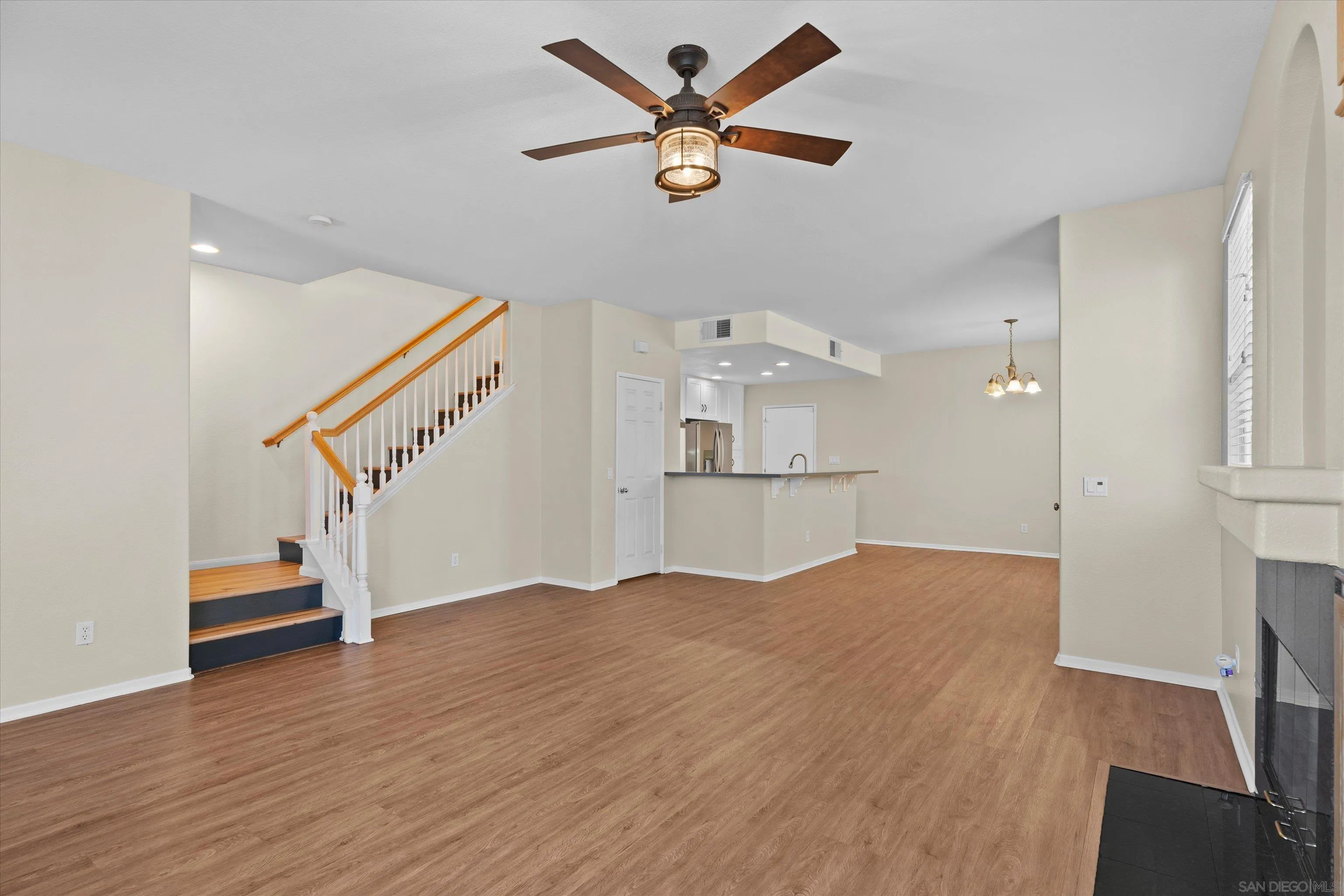 Photo #11: 260014736 Listing: Photo #11