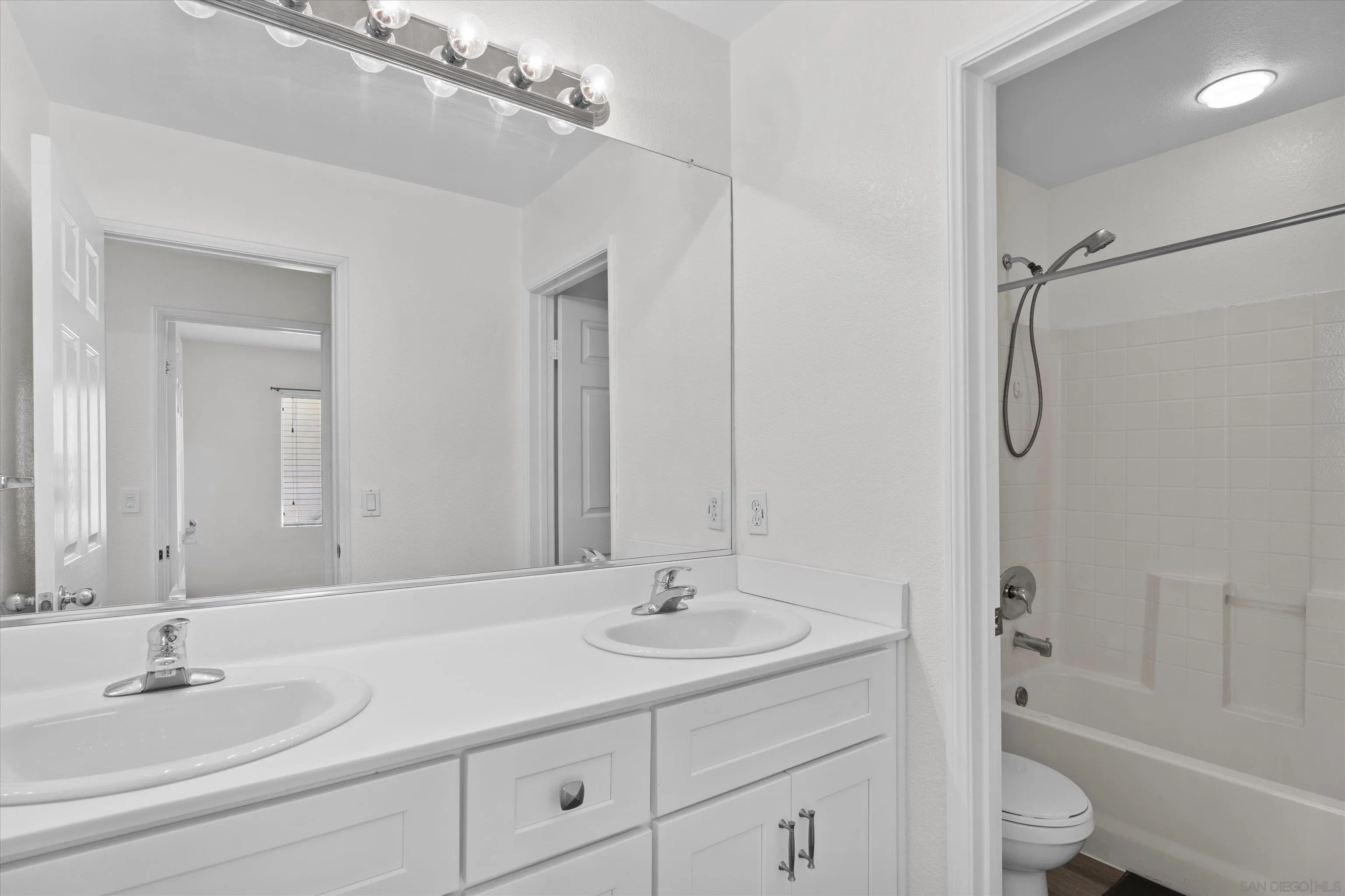 Photo #20: 260014736 Listing: Photo #20
