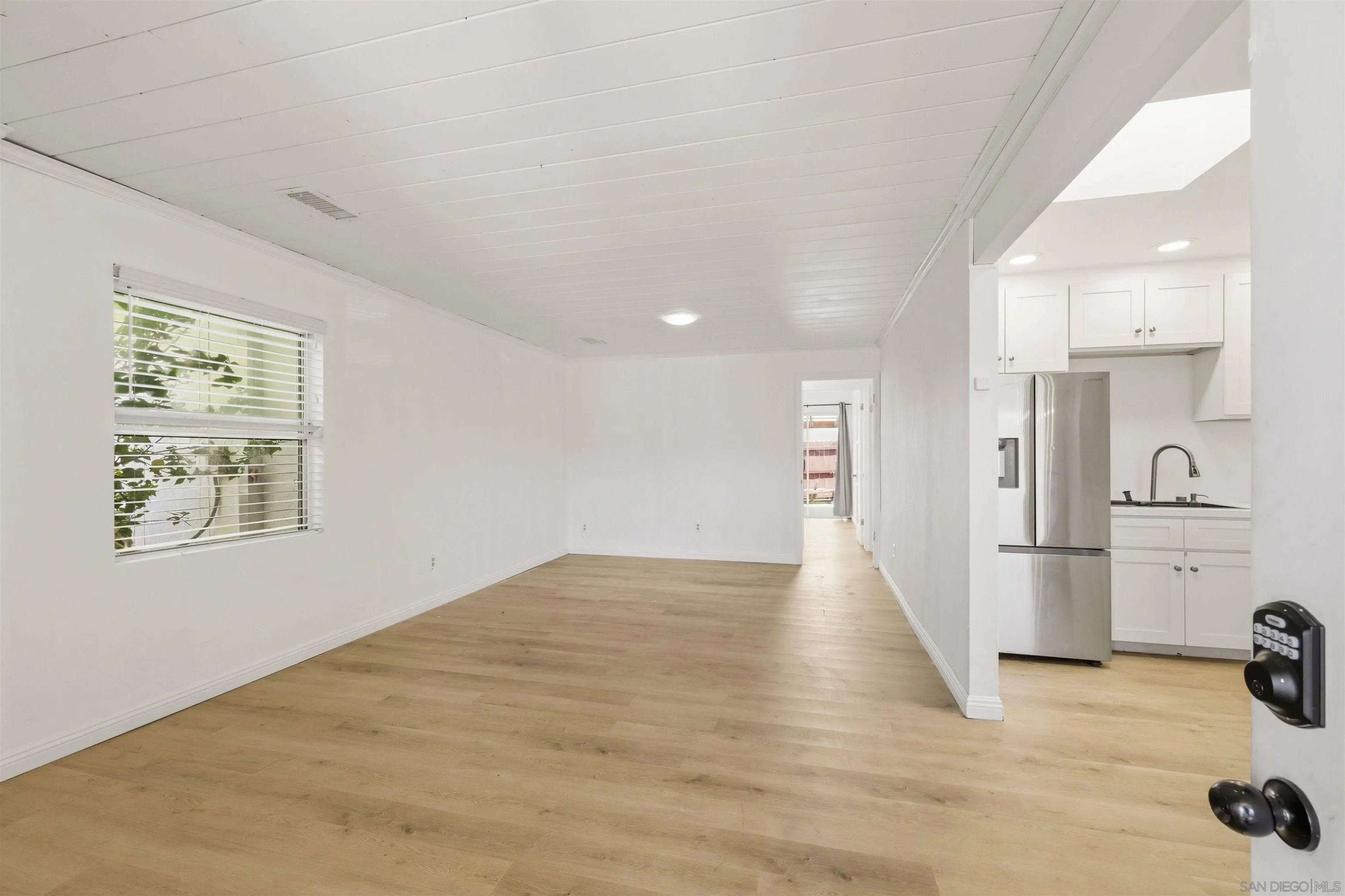 https://cdn.realtyfeed.com/cdn/127/260014737/12d3b504d1926d7c9b160ff68de7e44c.webp