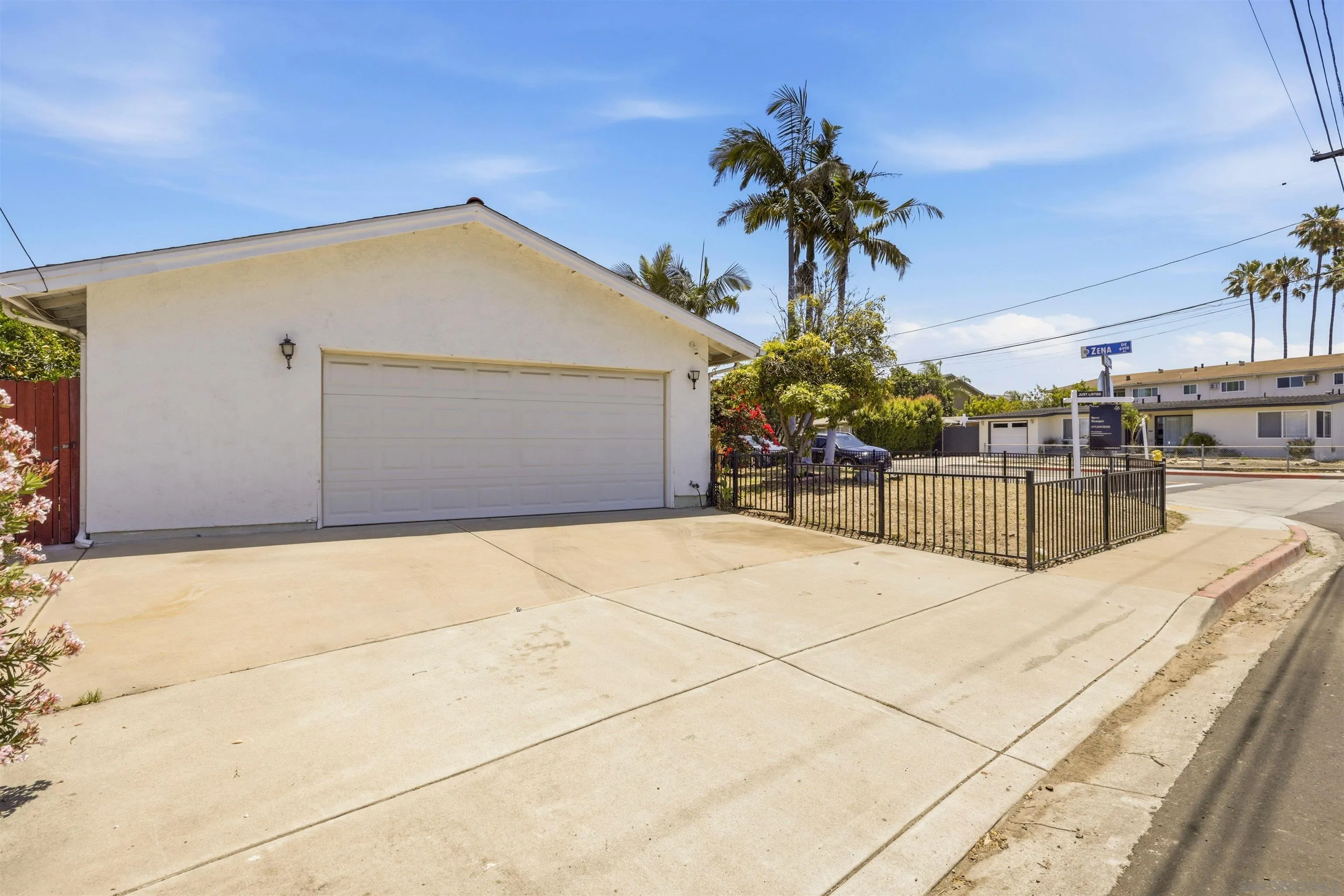 https://cdn.realtyfeed.com/cdn/127/260014737/1ad14f3ba0ee44b2a3cdf8eee61ae11f.webp