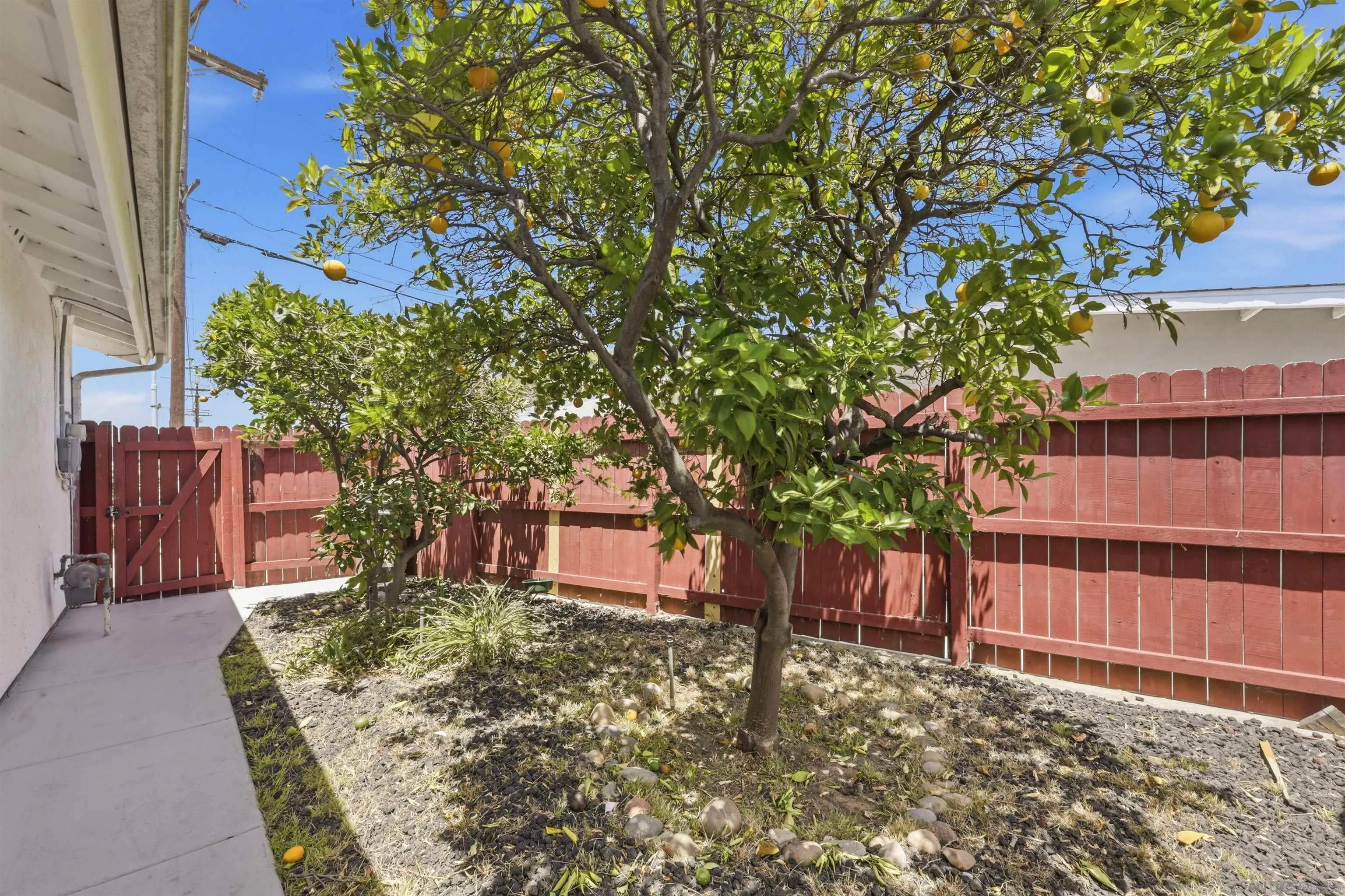 https://cdn.realtyfeed.com/cdn/127/260014737/4b9eaa35d842a96eef077e78a5eef4e2.webp