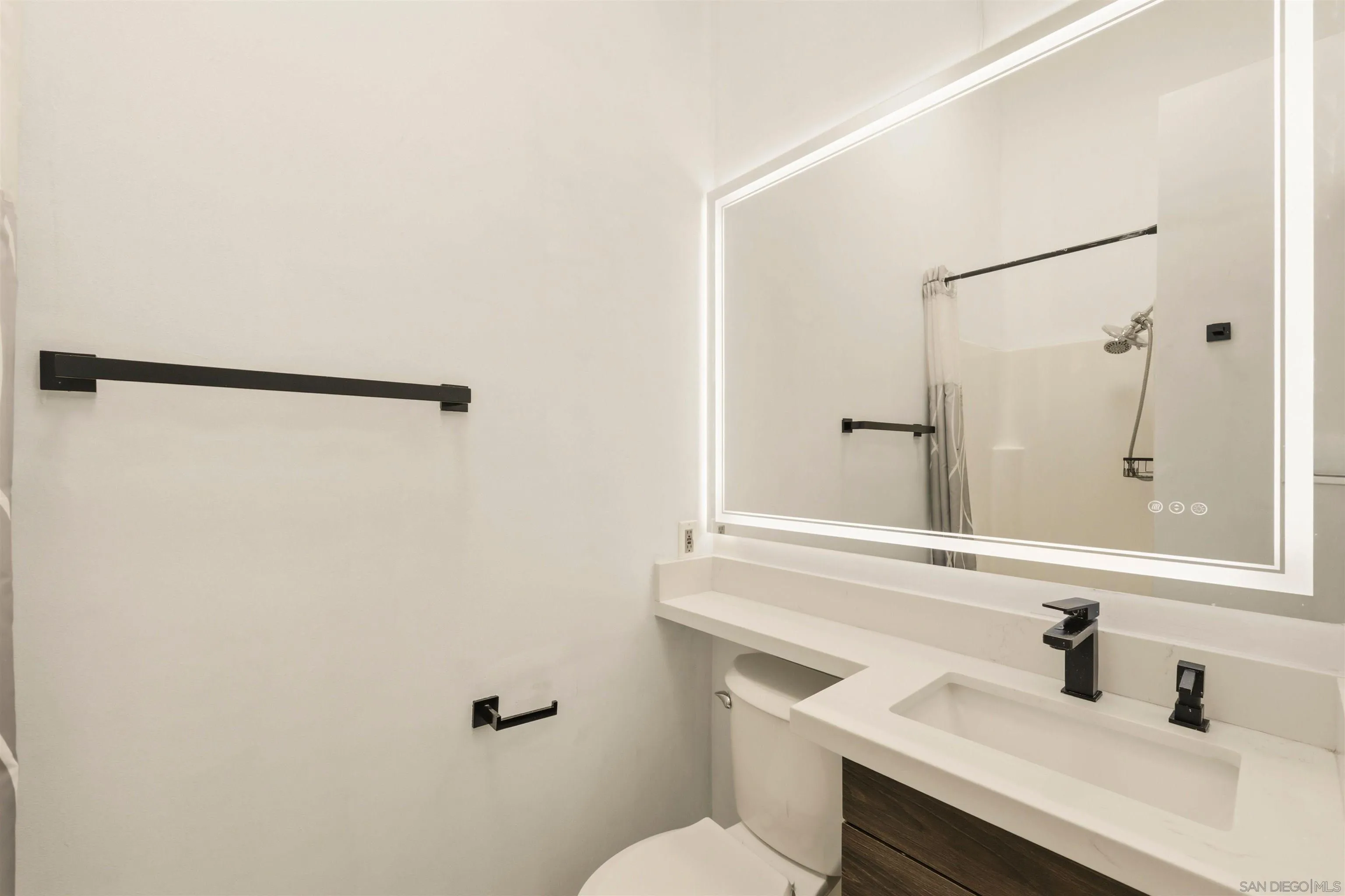 https://cdn.realtyfeed.com/cdn/127/260014737/687fa93c1da77d5fa2c0377107b1ecd4.webp