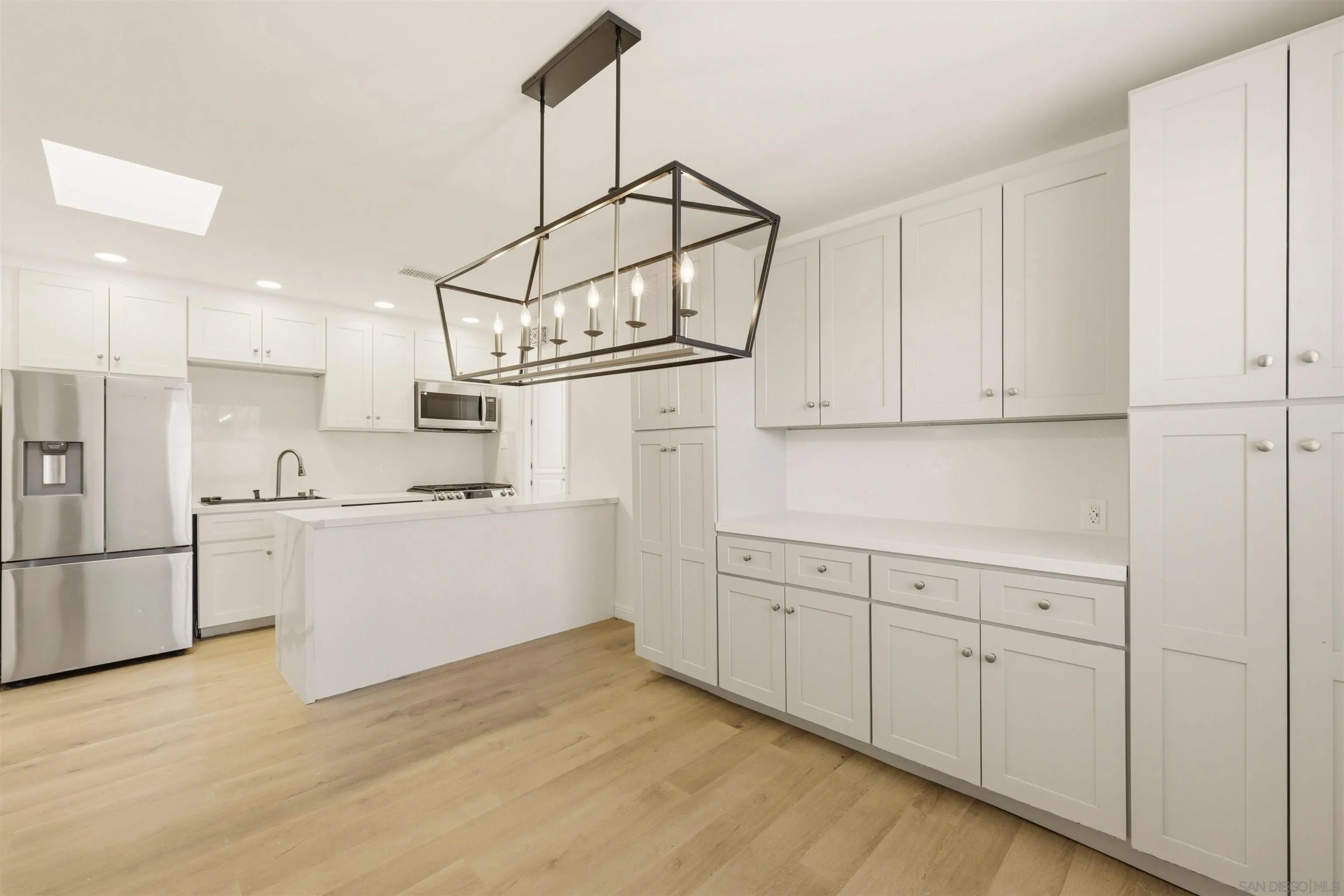 https://cdn.realtyfeed.com/cdn/127/260014737/9856f00dd20c4a750059f264557a332c.webp