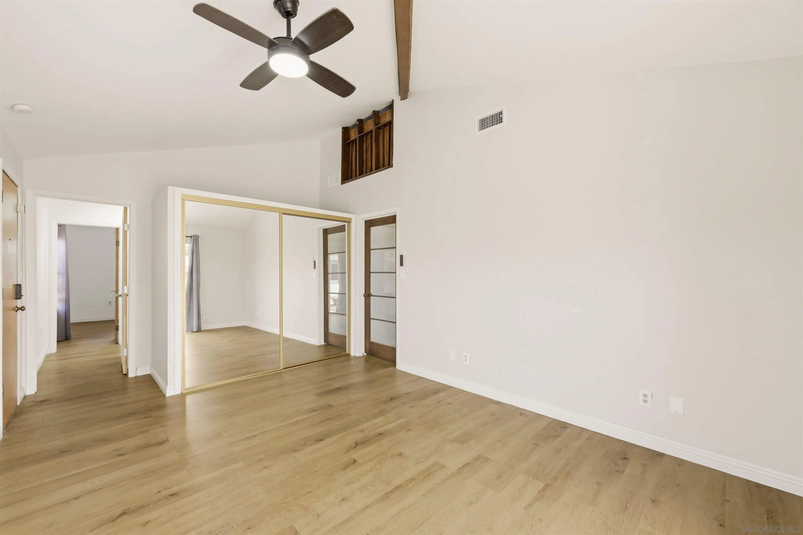 https://cdn.realtyfeed.com/cdn/127/260014737/c74f9403427005df3d3df0a961db7aa1.webp