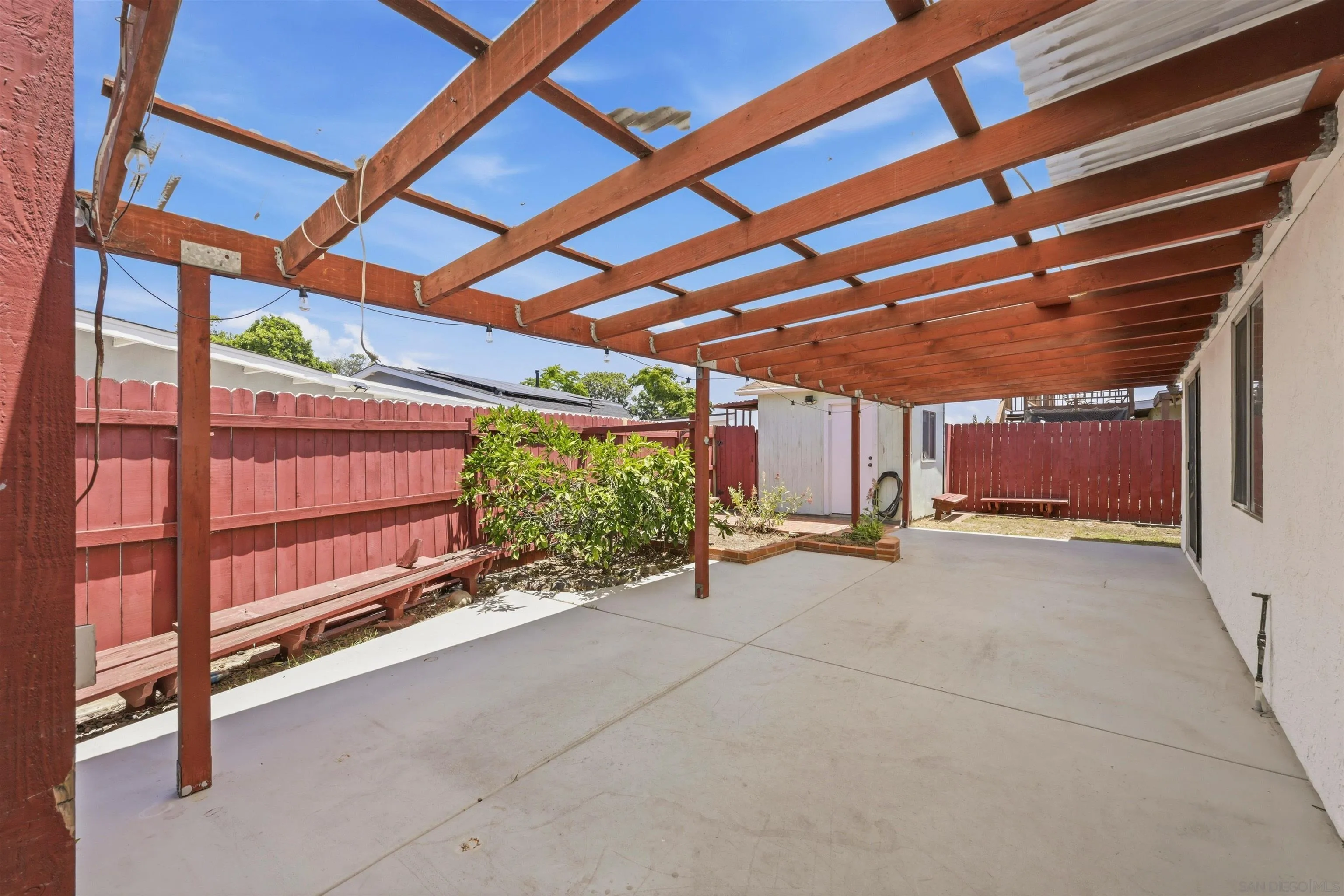 https://cdn.realtyfeed.com/cdn/127/260014737/e6d99a8ed8862d85a5e7fc1087bcb9c6.webp