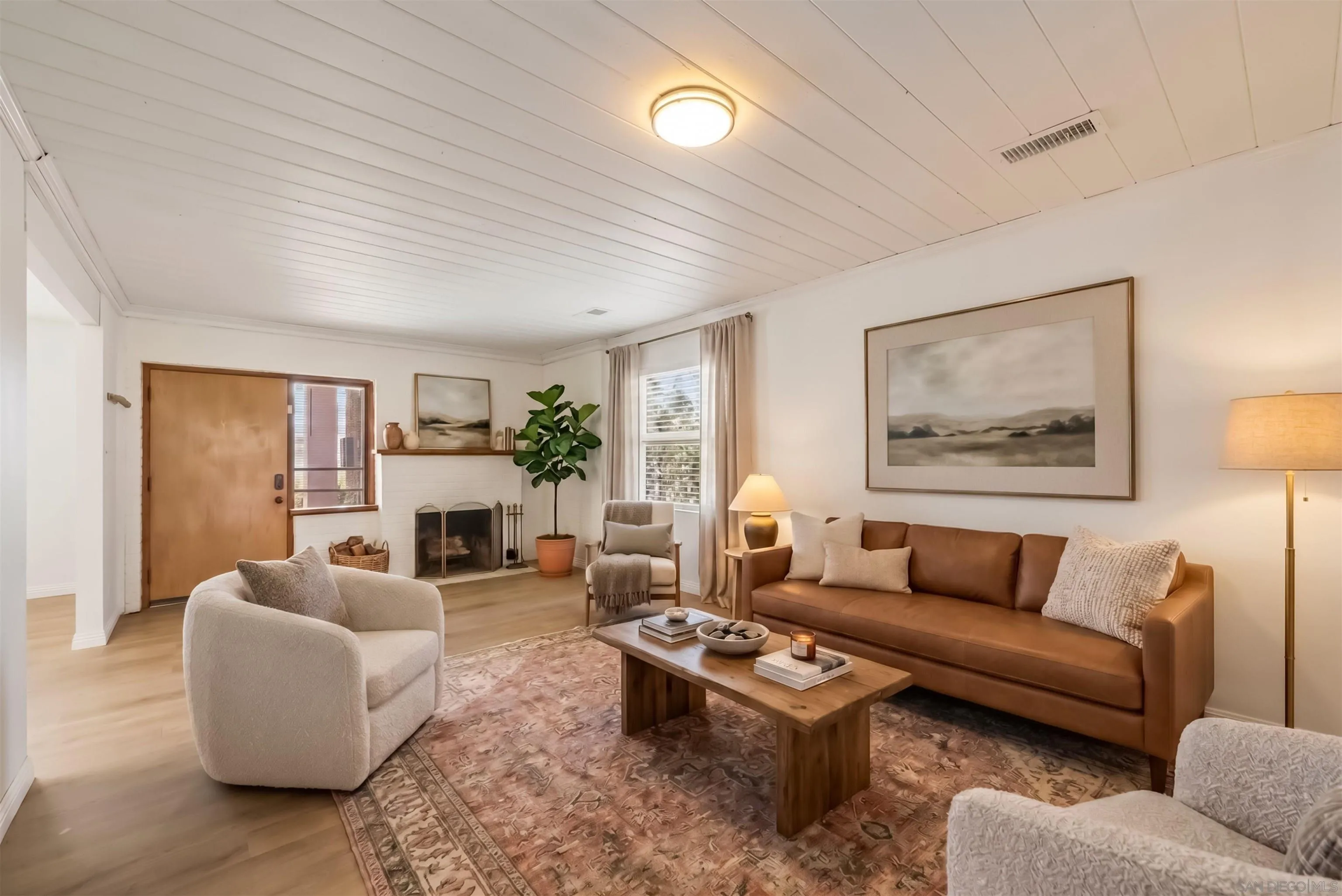 https://cdn.realtyfeed.com/cdn/127/260014737/f19241cfaecb20849dc5a8f9496ed78c.webp