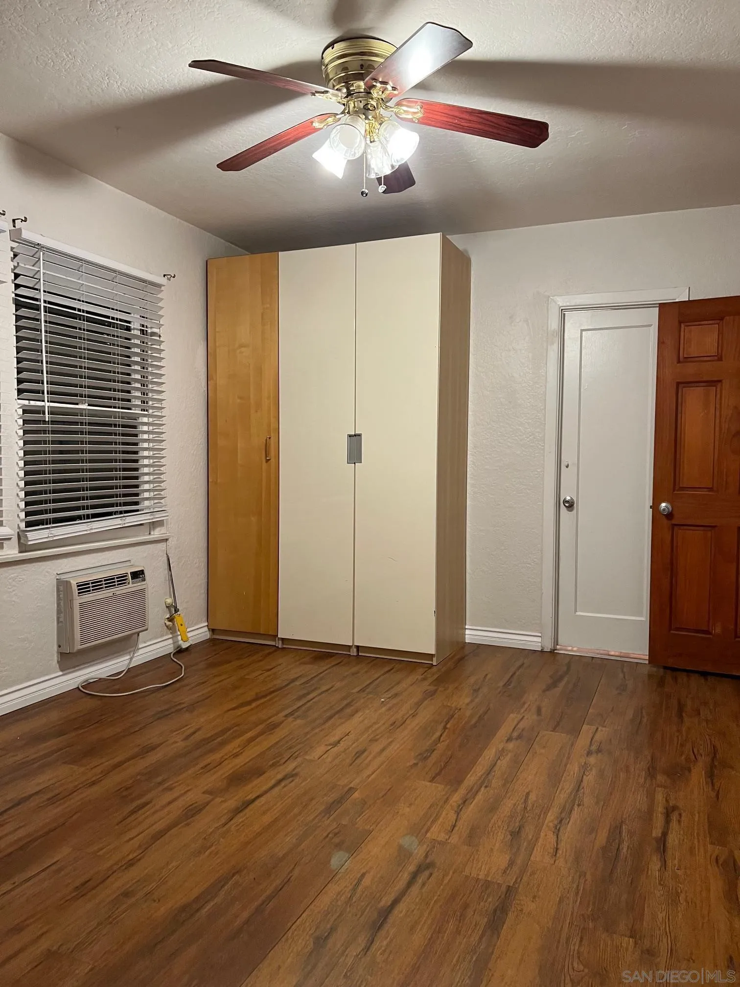 https://cdn.realtyfeed.com/cdn/127/260014738/39fd6a3b605d6ada248362a6cb04ac8b.webp