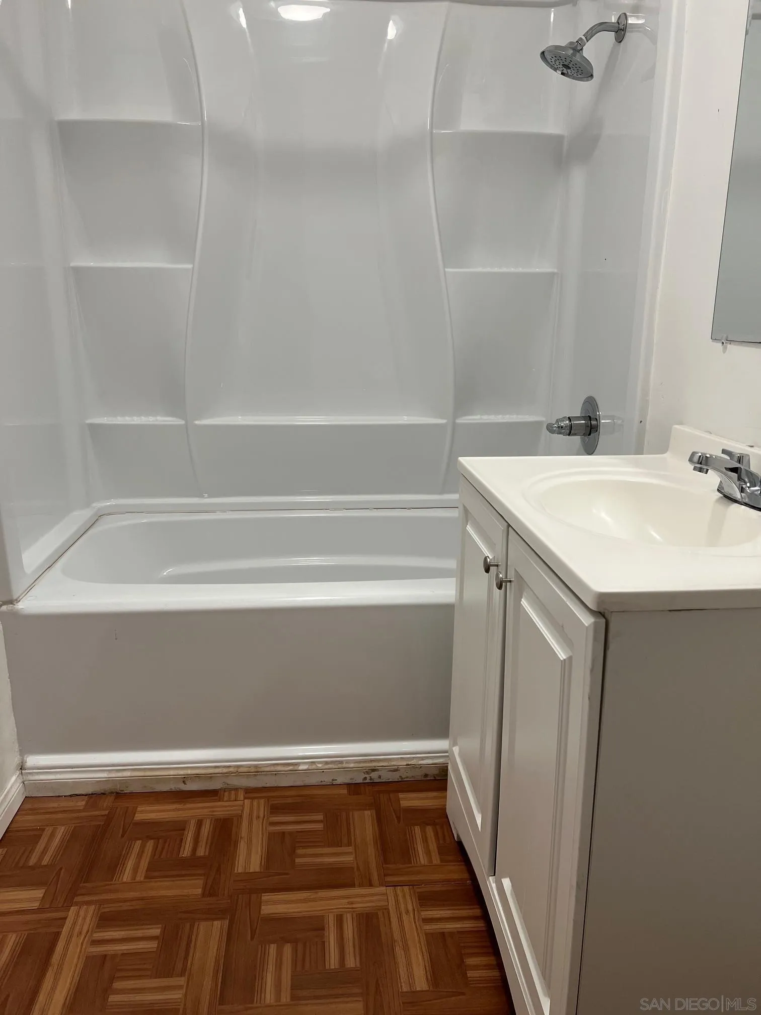 https://cdn.realtyfeed.com/cdn/127/260014738/89f3d4ee54303349d1583952bd9d9544.webp