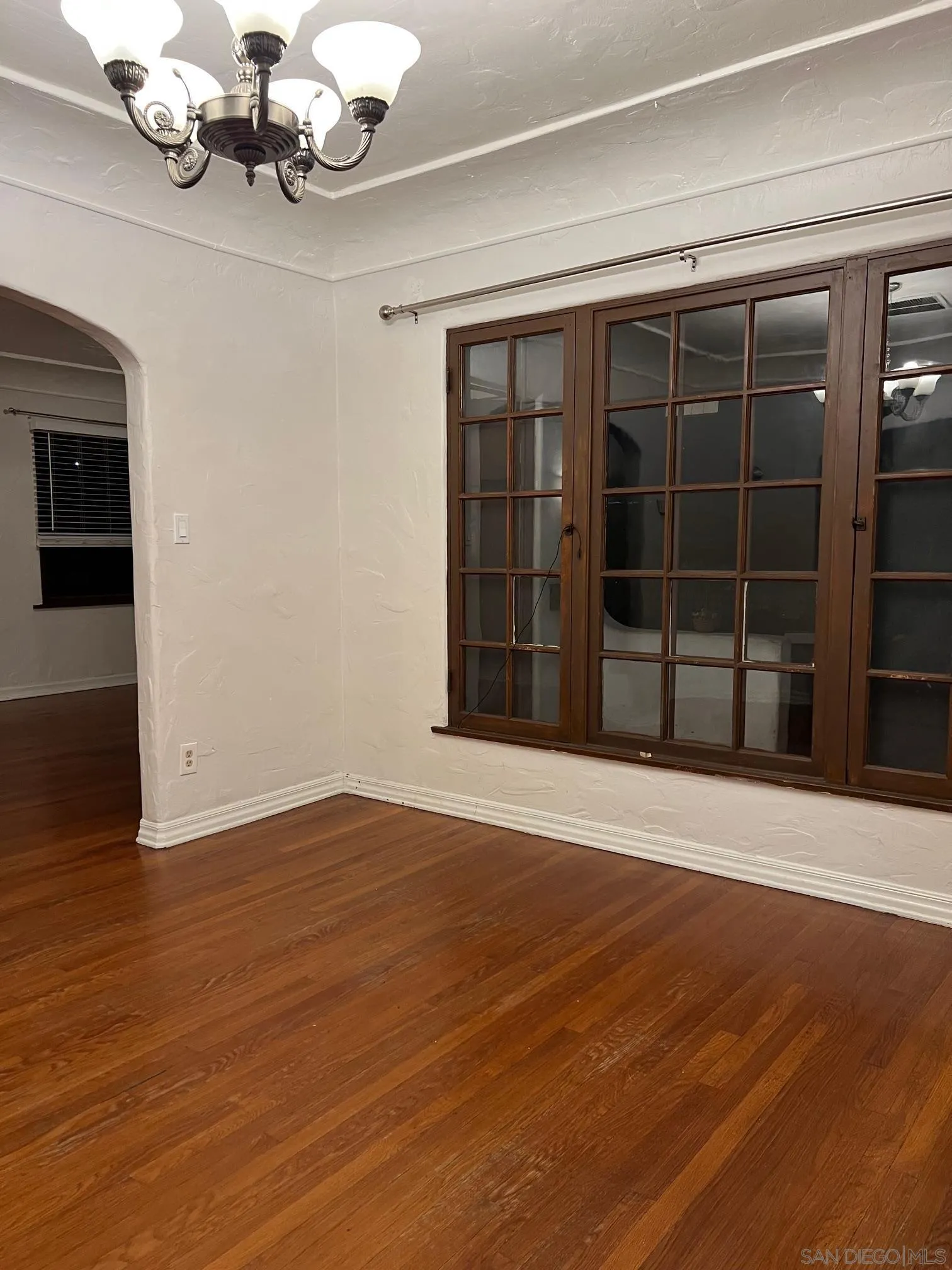 https://cdn.realtyfeed.com/cdn/127/260014738/8d18b4f4ae05e160cac05f6c7f244f88.webp