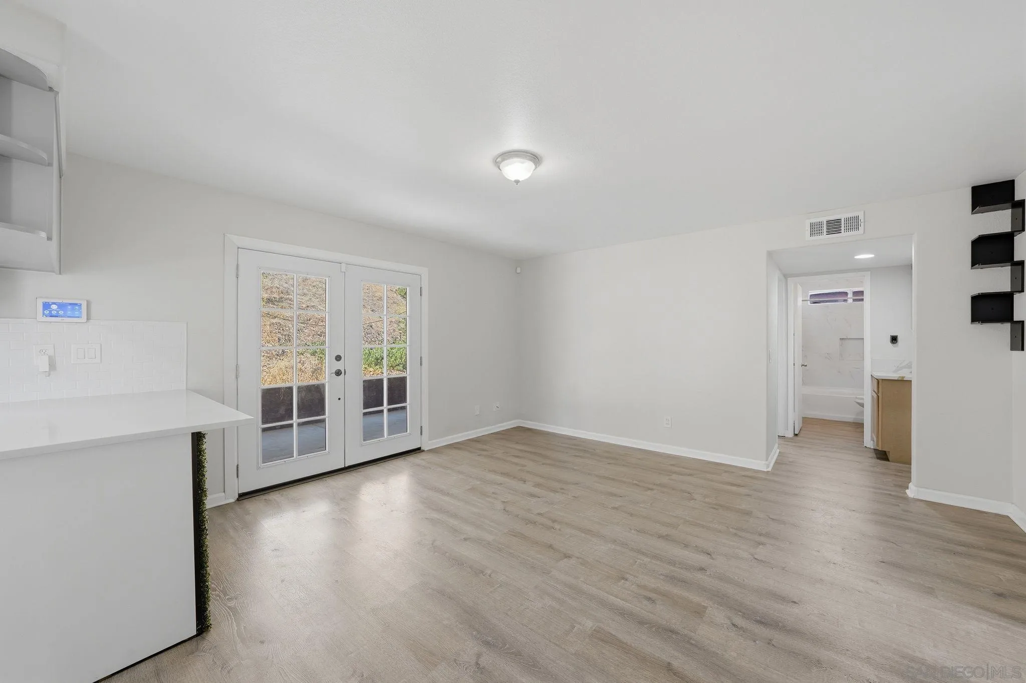 https://cdn.realtyfeed.com/cdn/127/260014752/a114ff4e0ee5ba324de90a52659172ab.webp
