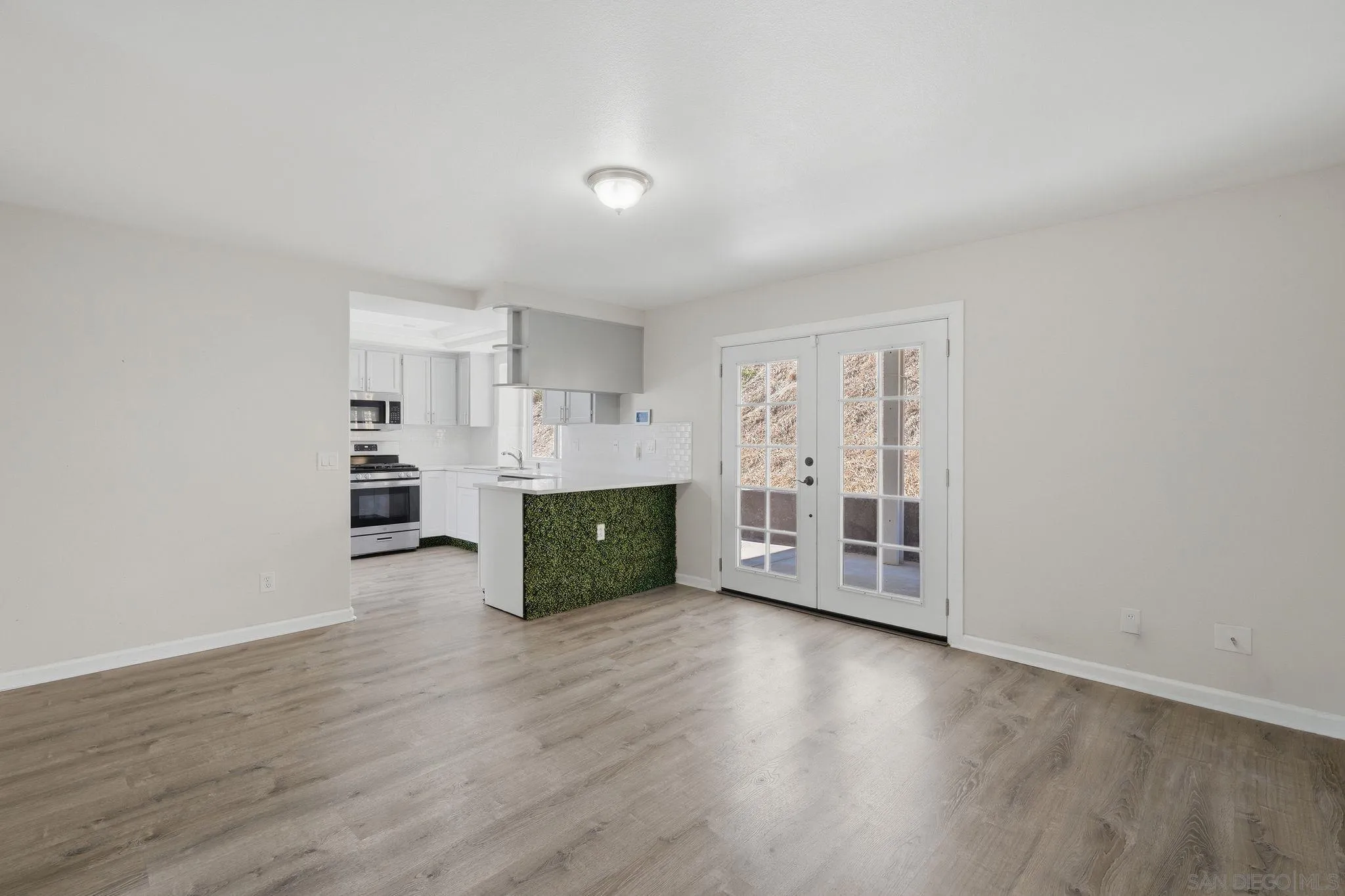 https://cdn.realtyfeed.com/cdn/127/260014752/ce2046cd70dadebe5cc2ac0cdda45eef.webp