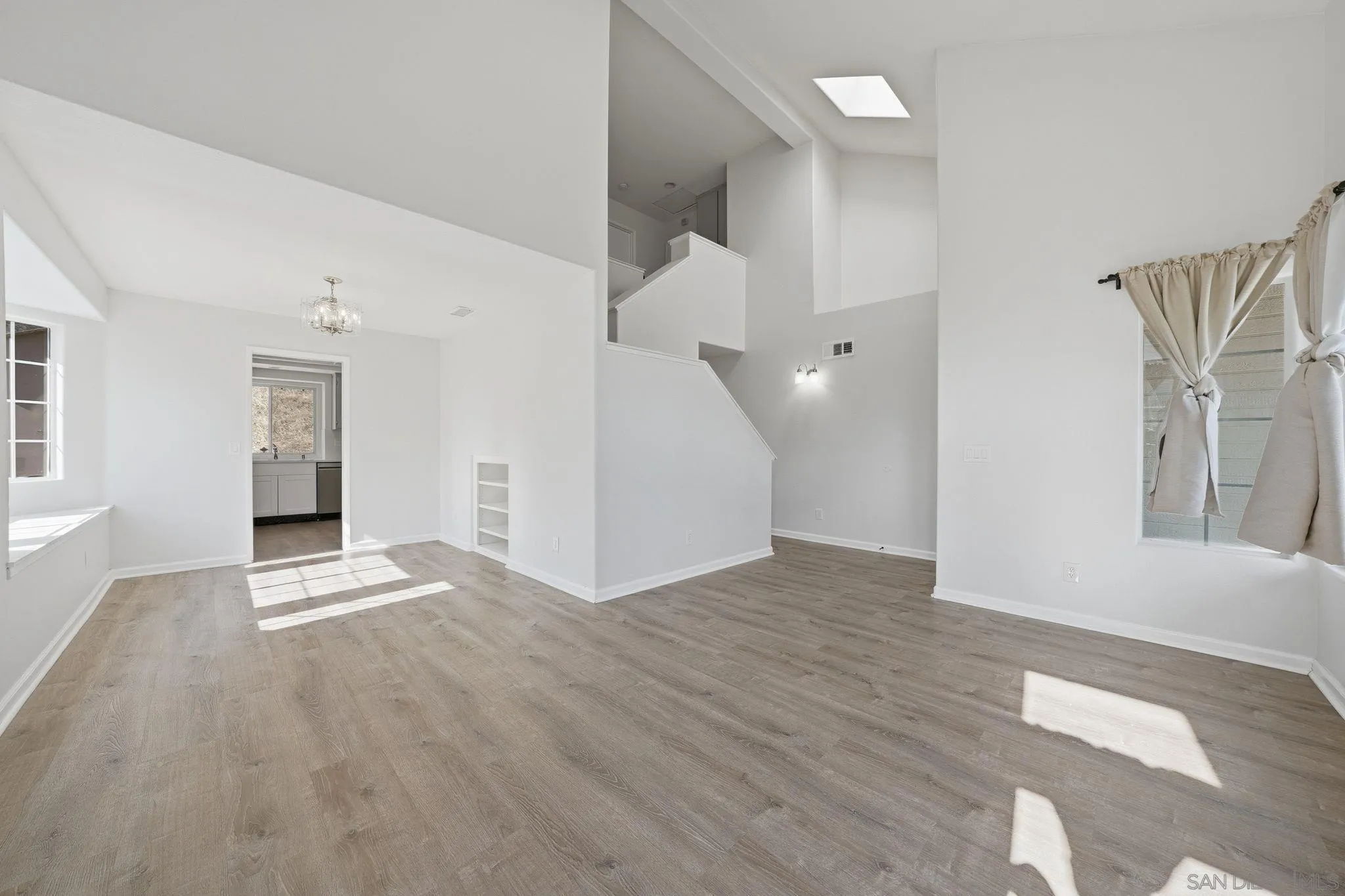 https://cdn.realtyfeed.com/cdn/127/260014752/fdb62775e65f7566e38f39a12450dd0b.webp