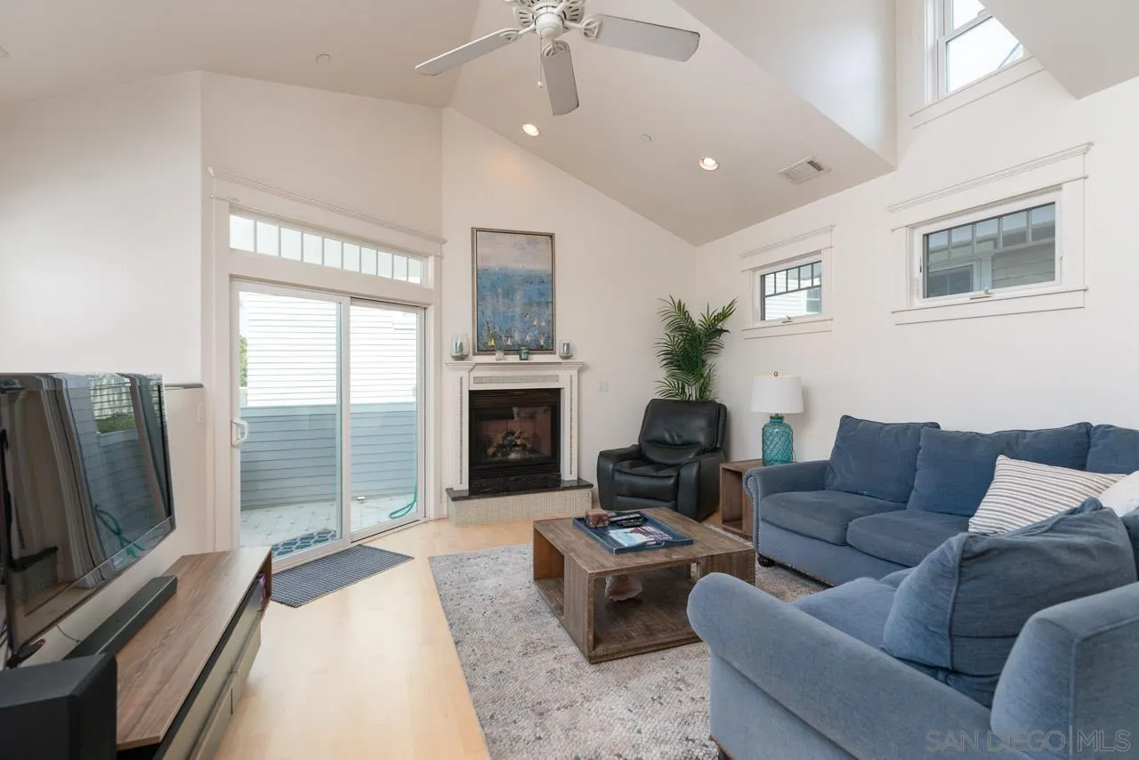 https://cdn.realtyfeed.com/cdn/127/260014753/8f9d52a10d8b0439ca087d91358bf14d.webp