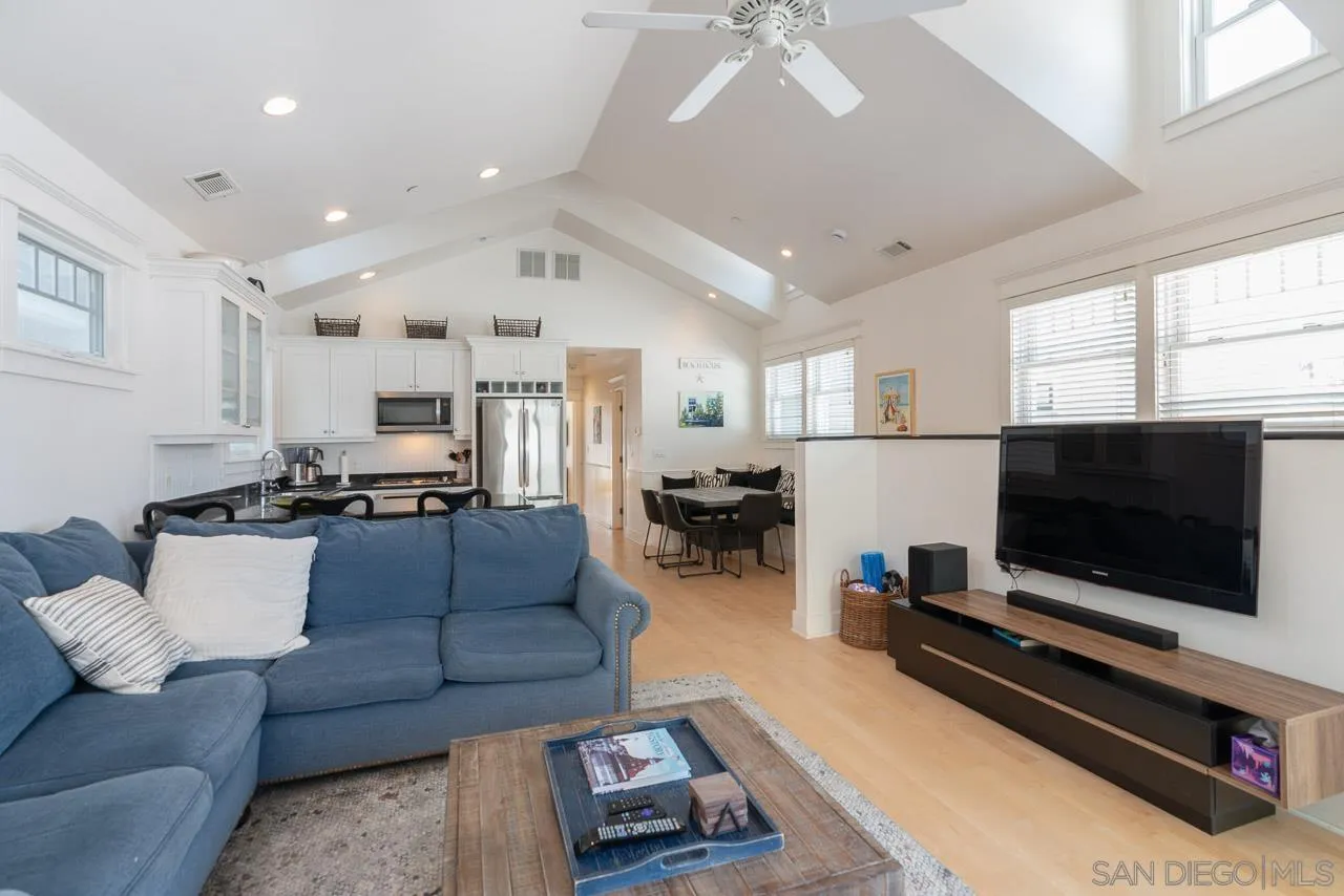 https://cdn.realtyfeed.com/cdn/127/260014753/c4c1753e6dab2af039e6b779c4c7955f.webp