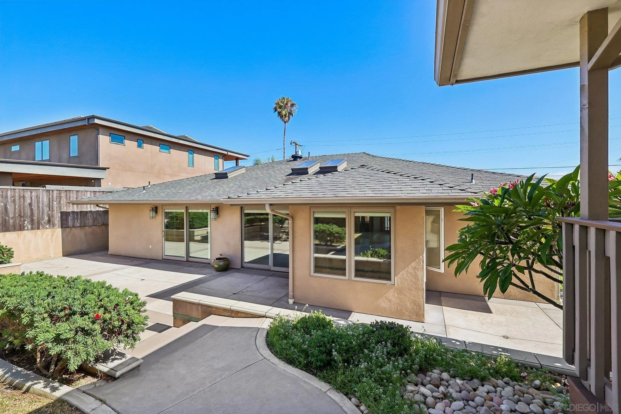 https://cdn.realtyfeed.com/cdn/127/260014759/216794b7336e874e85ea1ed821e71119.webp