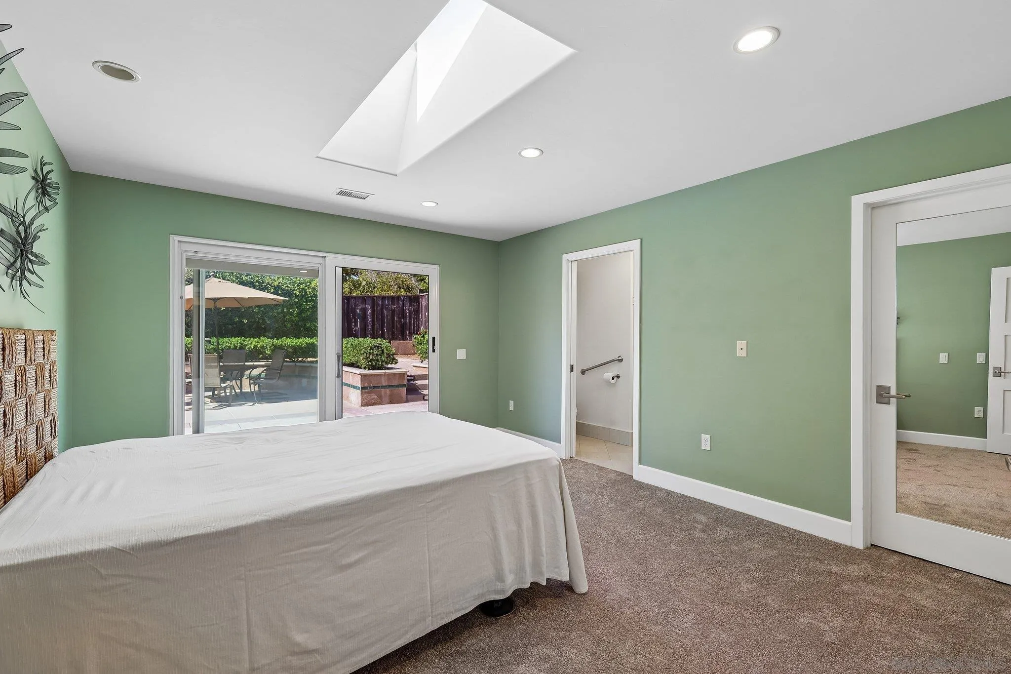https://cdn.realtyfeed.com/cdn/127/260014759/28a1e3f22c5a75ac239c40b67dc6eb23.webp