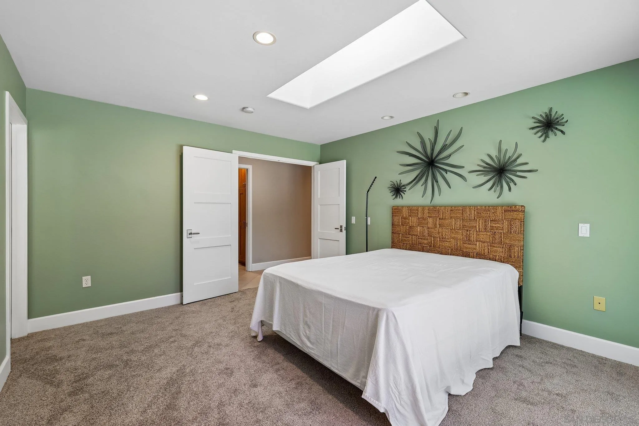 https://cdn.realtyfeed.com/cdn/127/260014759/79d1a3a3c5a9cc46d9aa8a2680089db6.webp