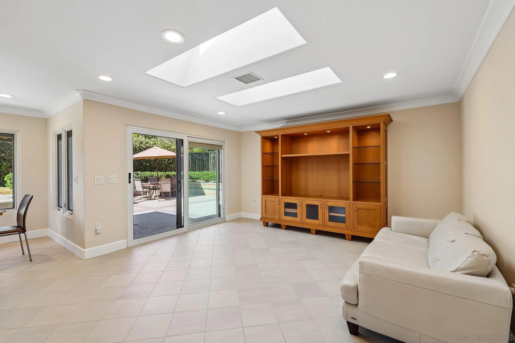 https://cdn.realtyfeed.com/cdn/127/260014759/8c5998c44f6fe5dc94c70c798eab6d00.webp