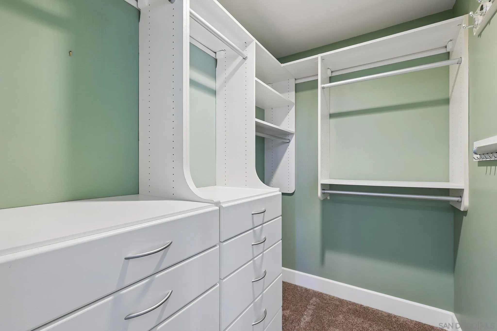 https://cdn.realtyfeed.com/cdn/127/260014759/af8d5900c590a95397de053715d3440f.webp