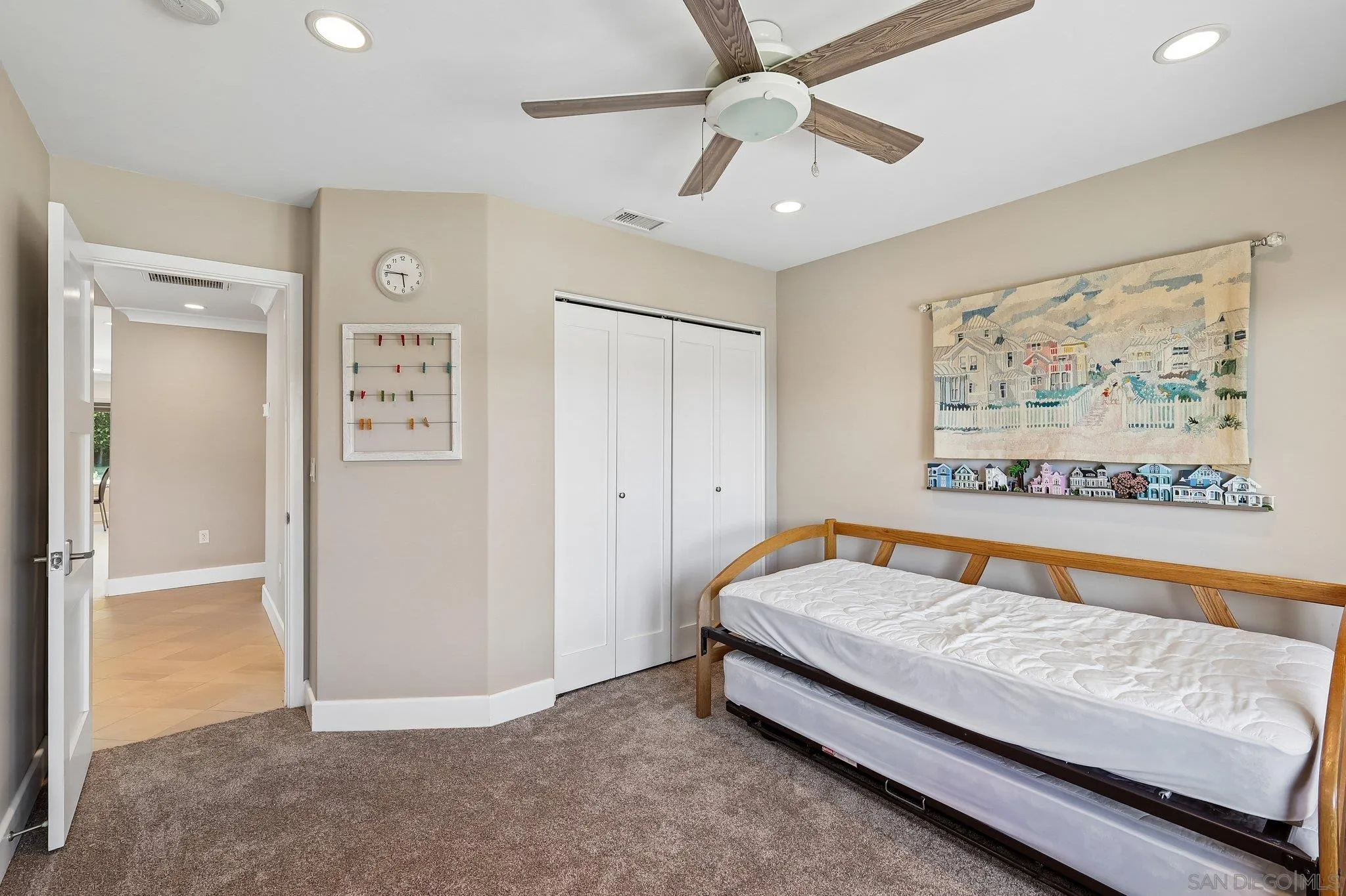 https://cdn.realtyfeed.com/cdn/127/260014759/bfbe5a56572aaebb4c95045d6e5d901c.webp