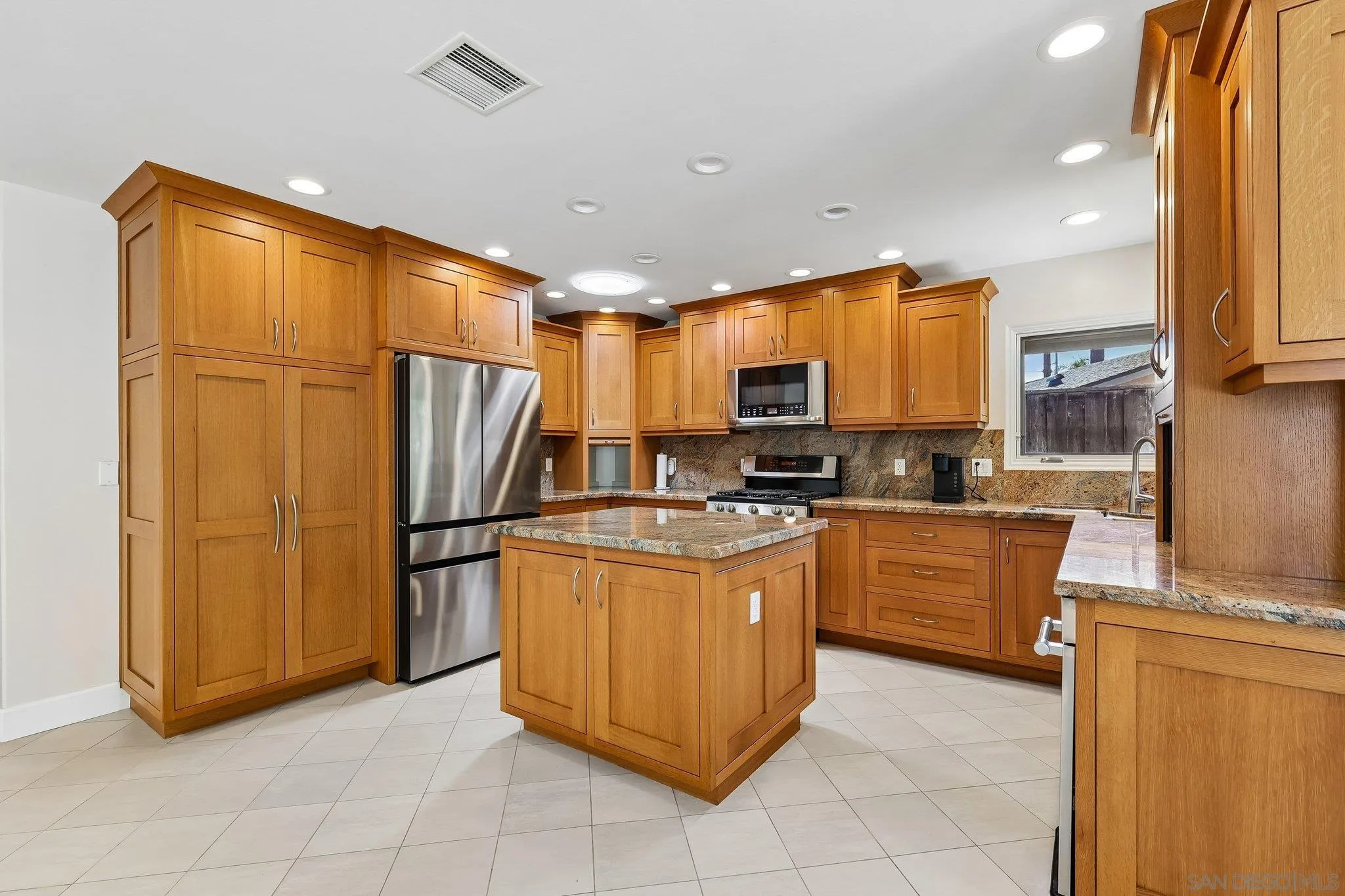 https://cdn.realtyfeed.com/cdn/127/260014759/d46b58593da806fa3e206b7e77426268.webp