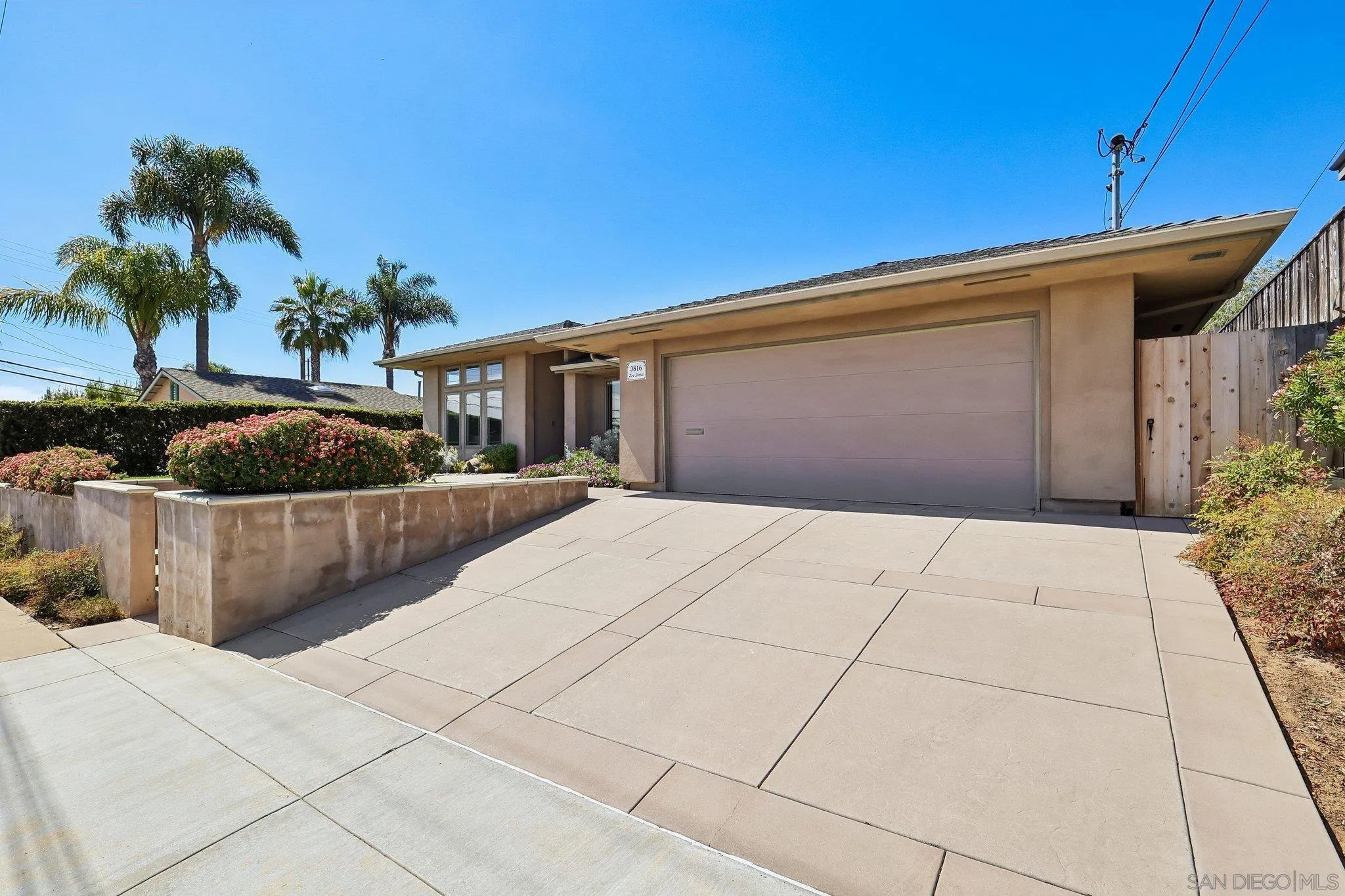 https://cdn.realtyfeed.com/cdn/127/260014759/d8ccae6973c24f922c4a20e0cbaaaa86.webp