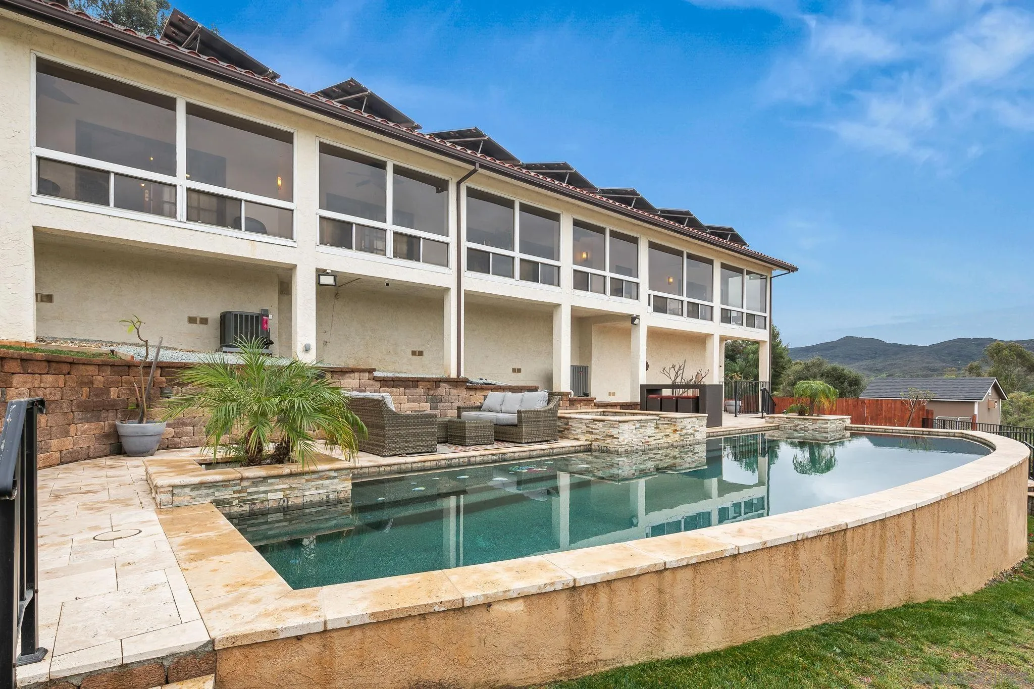 https://cdn.realtyfeed.com/cdn/127/260014761/29264fe08d2baf801fbd643a709c861e.webp
