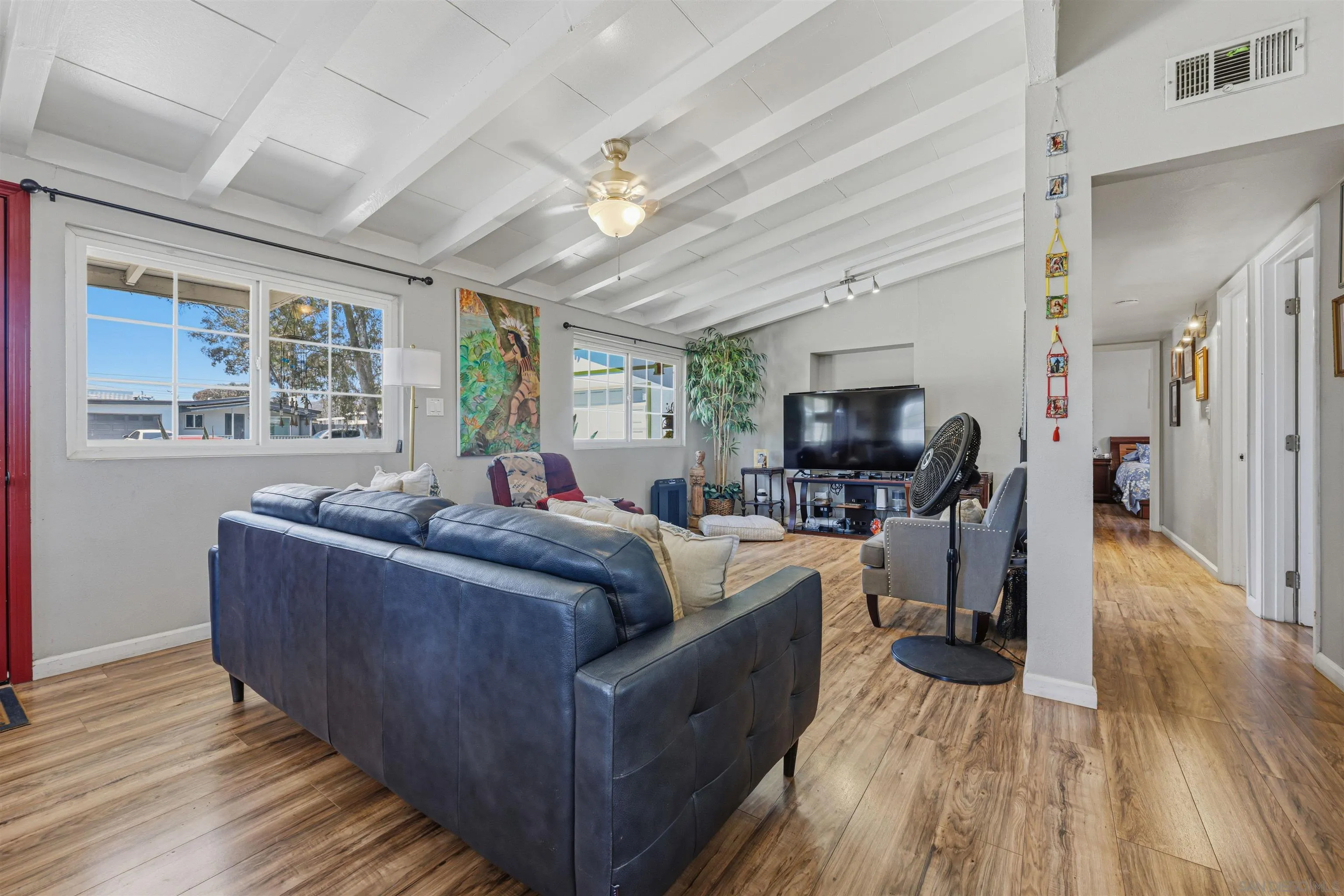 https://cdn.realtyfeed.com/cdn/127/260014770/0c8659bad2d64ecb28d2096bd0107b37.webp
