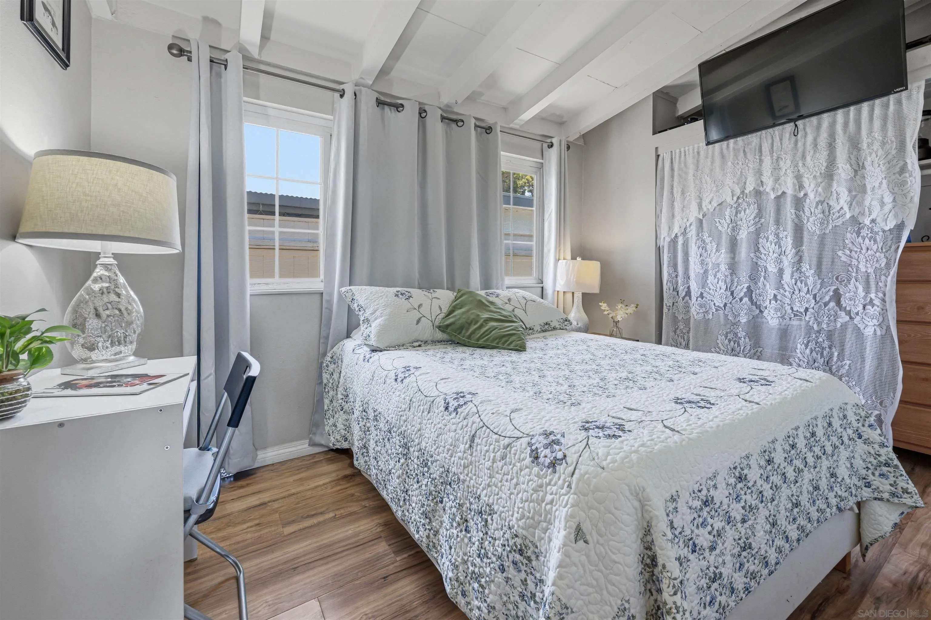 https://cdn.realtyfeed.com/cdn/127/260014770/35d22aec67b794bf9eacecf7bda57947.webp