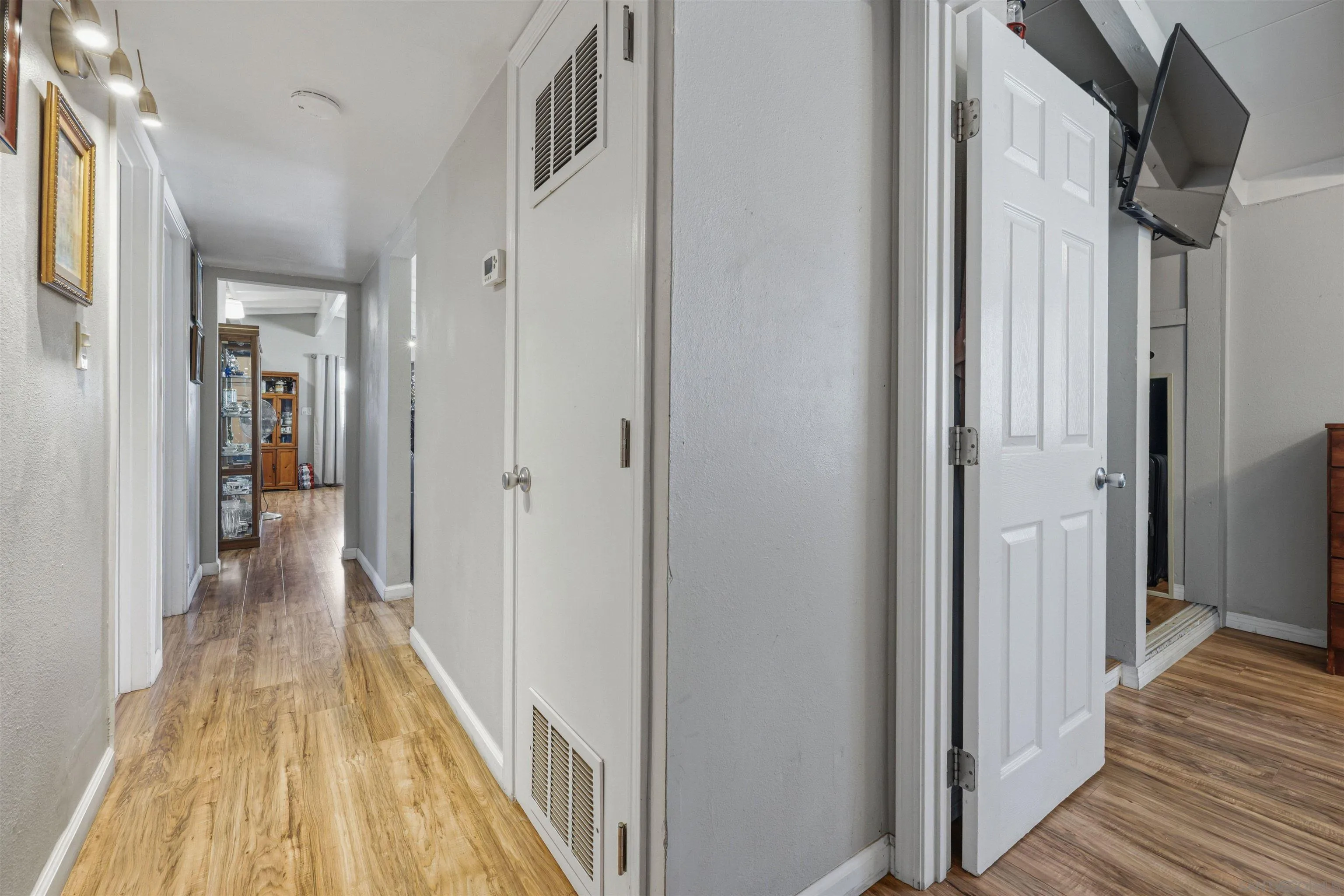 https://cdn.realtyfeed.com/cdn/127/260014770/5d955f52d3ec52f370e5a52f46d06777.webp