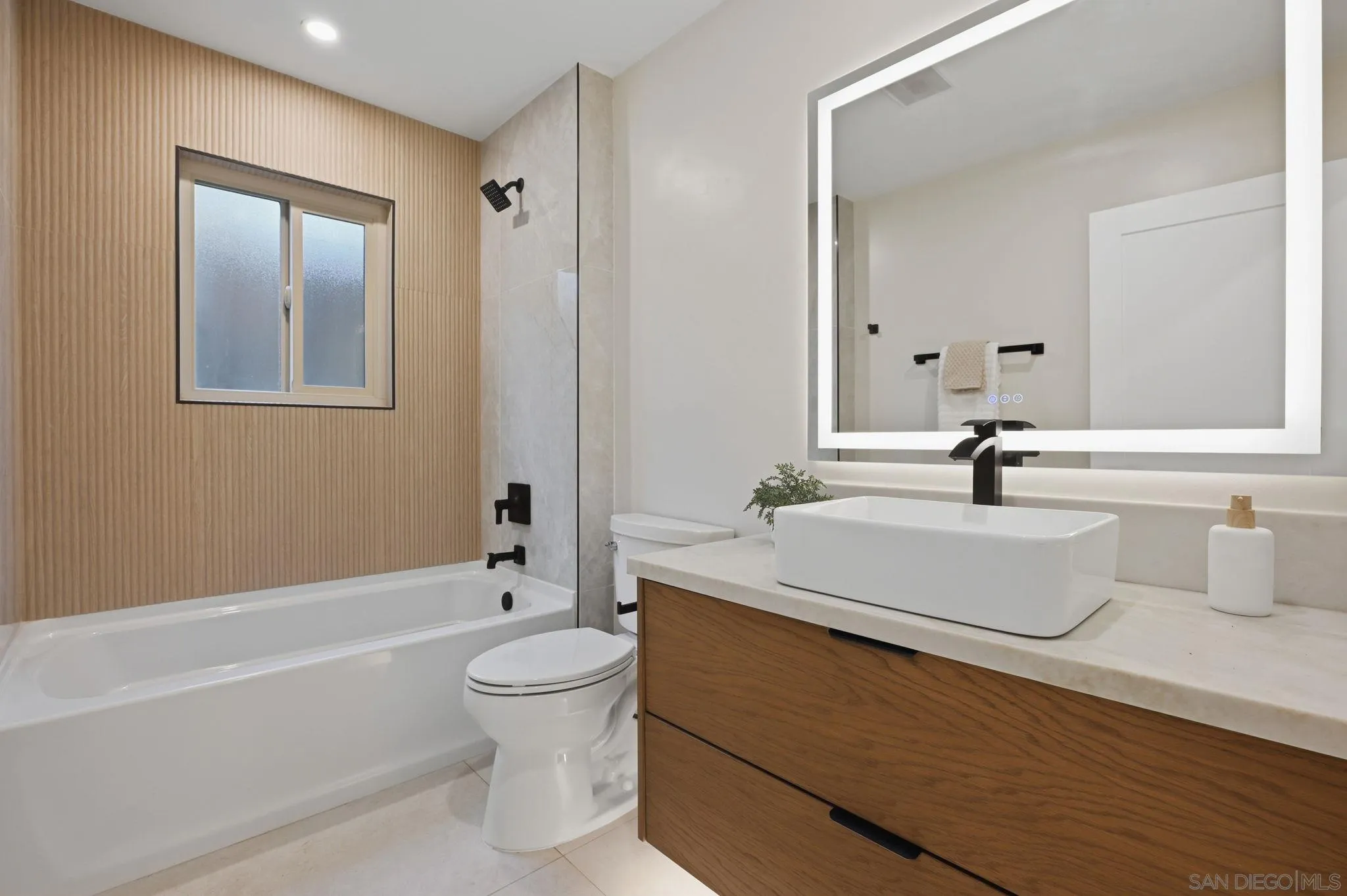 https://cdn.realtyfeed.com/cdn/127/260014774/192fea57581a8026b4118bcc0183122c.webp