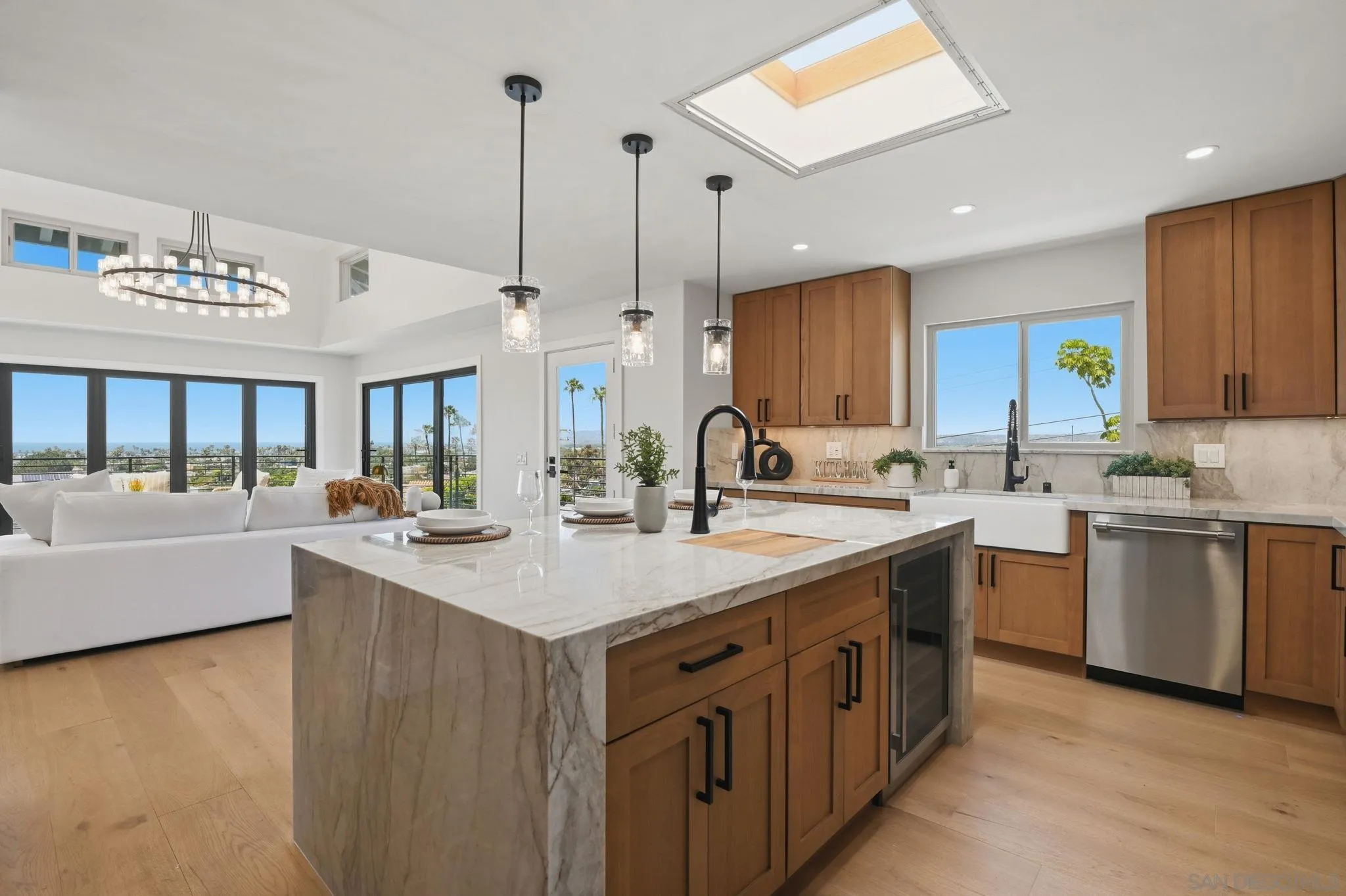 https://cdn.realtyfeed.com/cdn/127/260014774/2da5fa086957bc8d00c55ee9fea3c417.webp