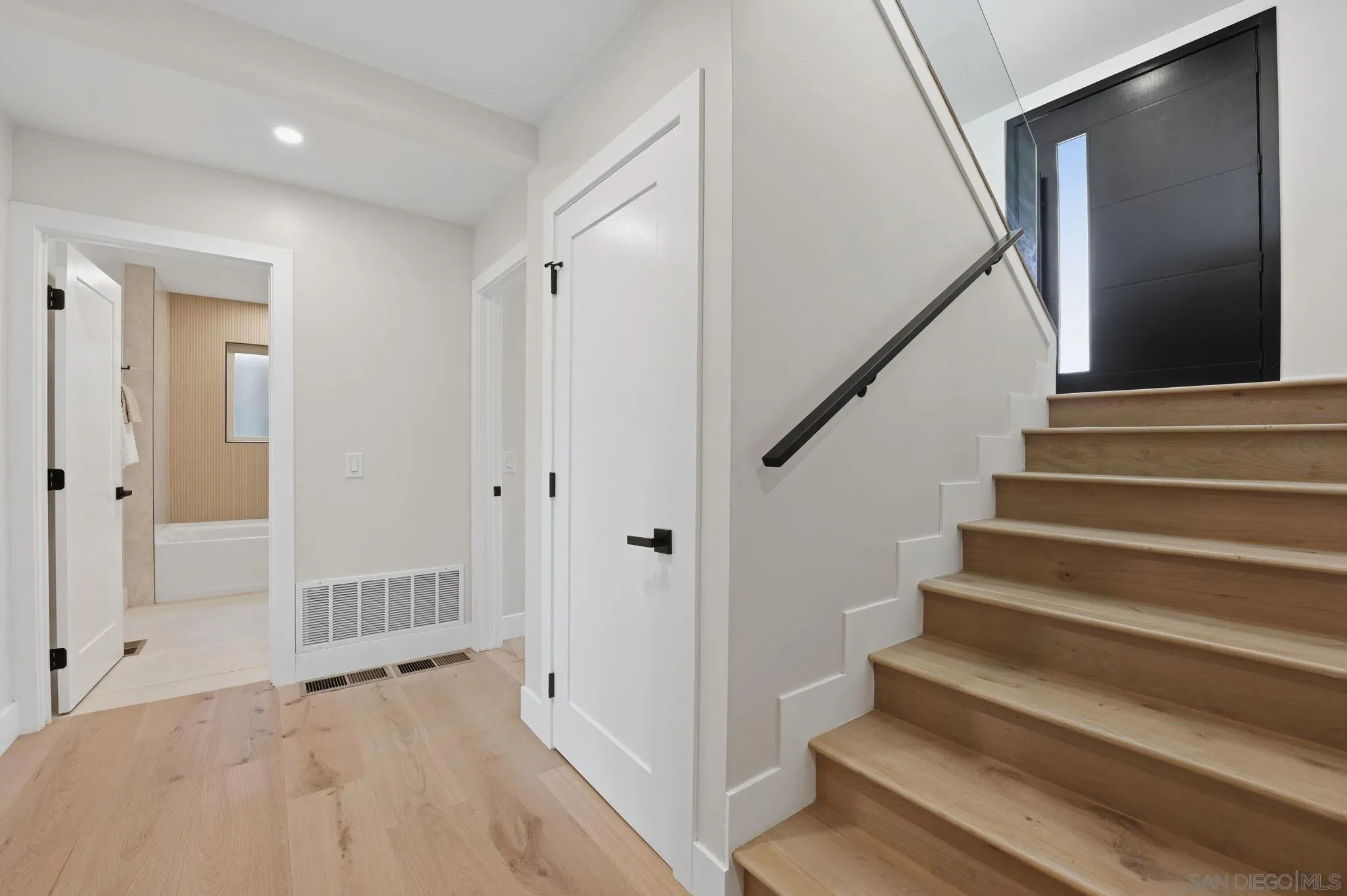 https://cdn.realtyfeed.com/cdn/127/260014774/a58d5a1f6649b5a3510d8ca9eab4692d.webp