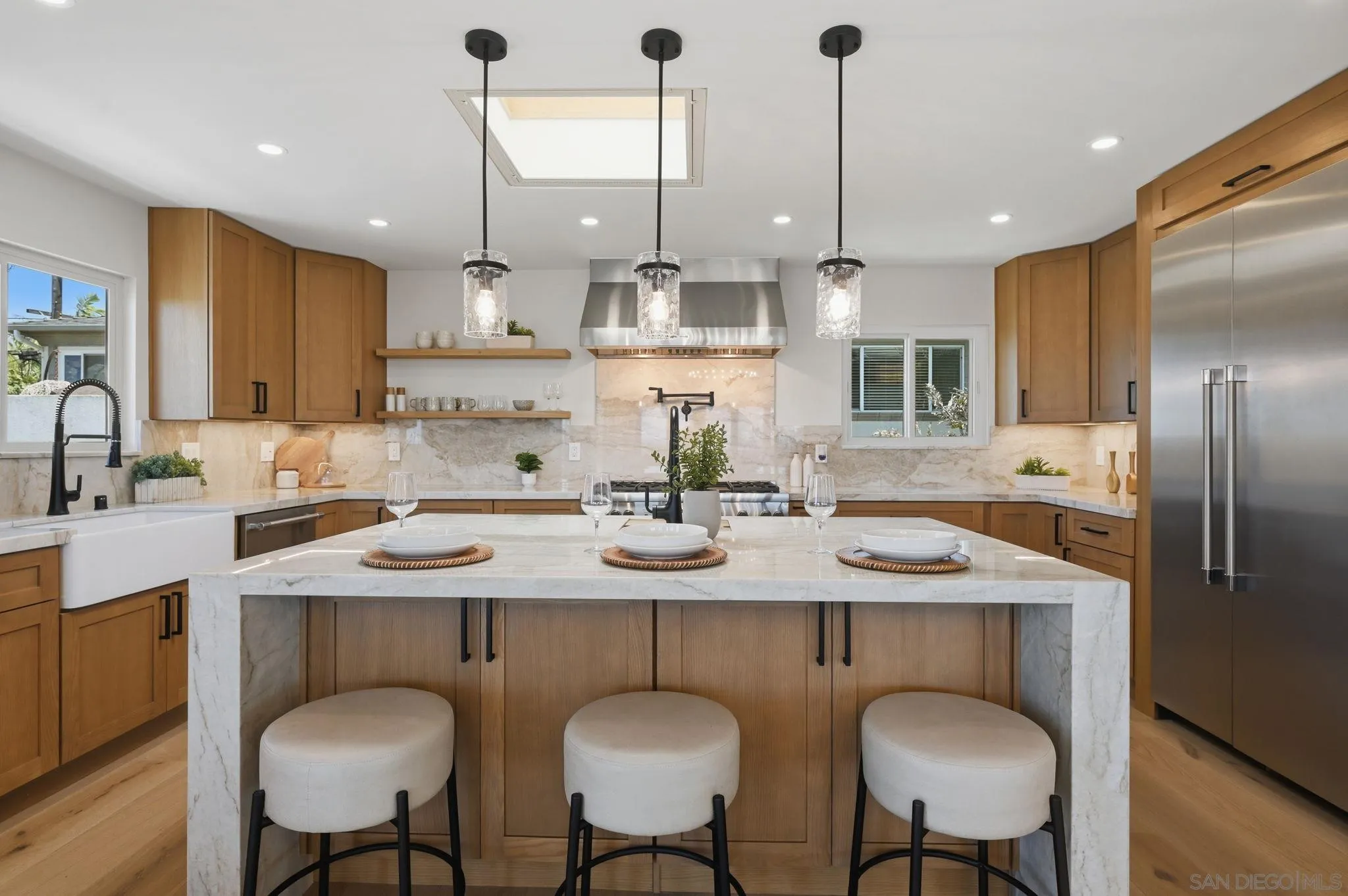 https://cdn.realtyfeed.com/cdn/127/260014774/b698df3a99e76bc9457e96218121602a.webp