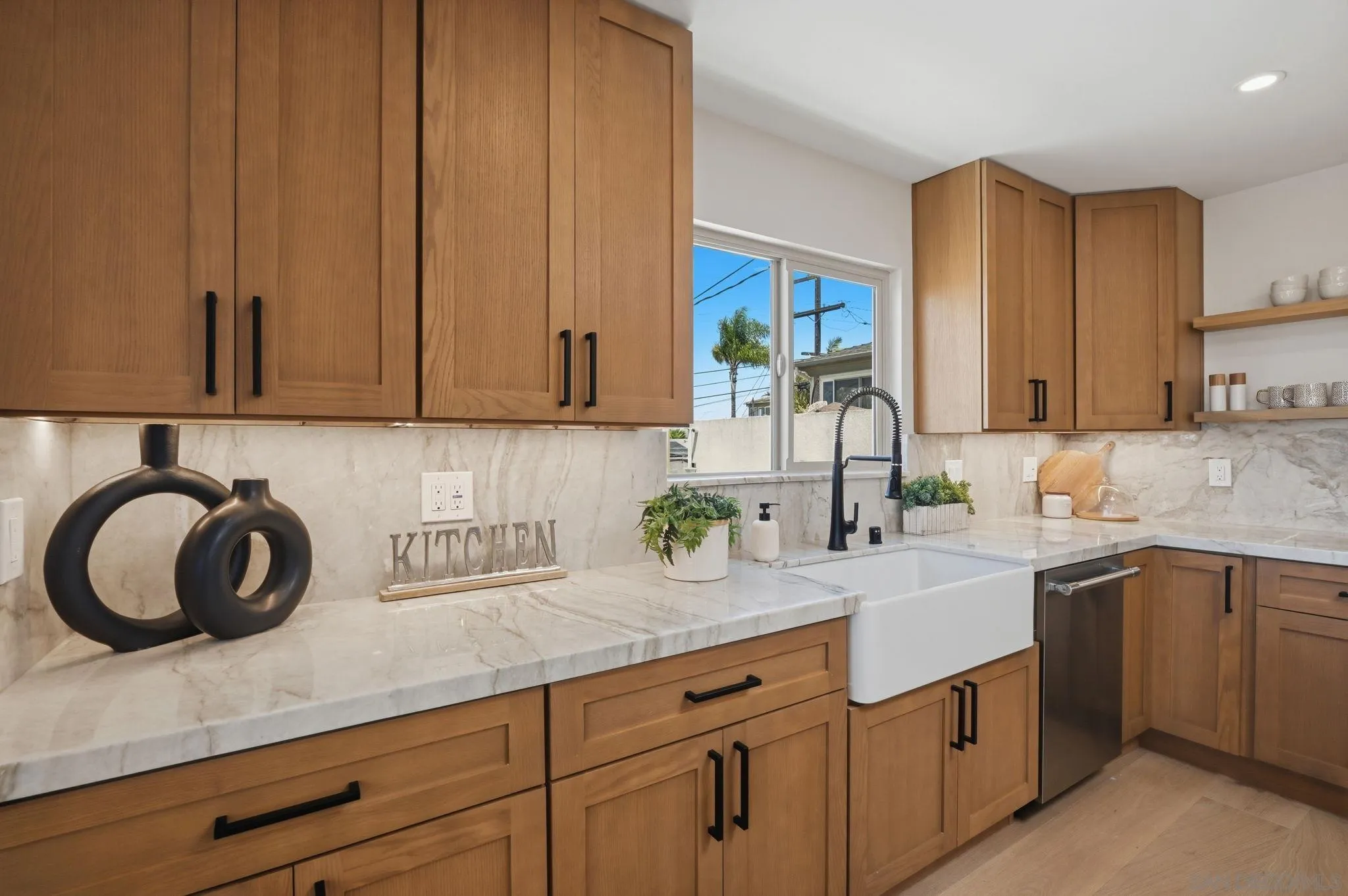 https://cdn.realtyfeed.com/cdn/127/260014774/c2f1305cf990fbd90cd0fd2d1fc6fe44.webp