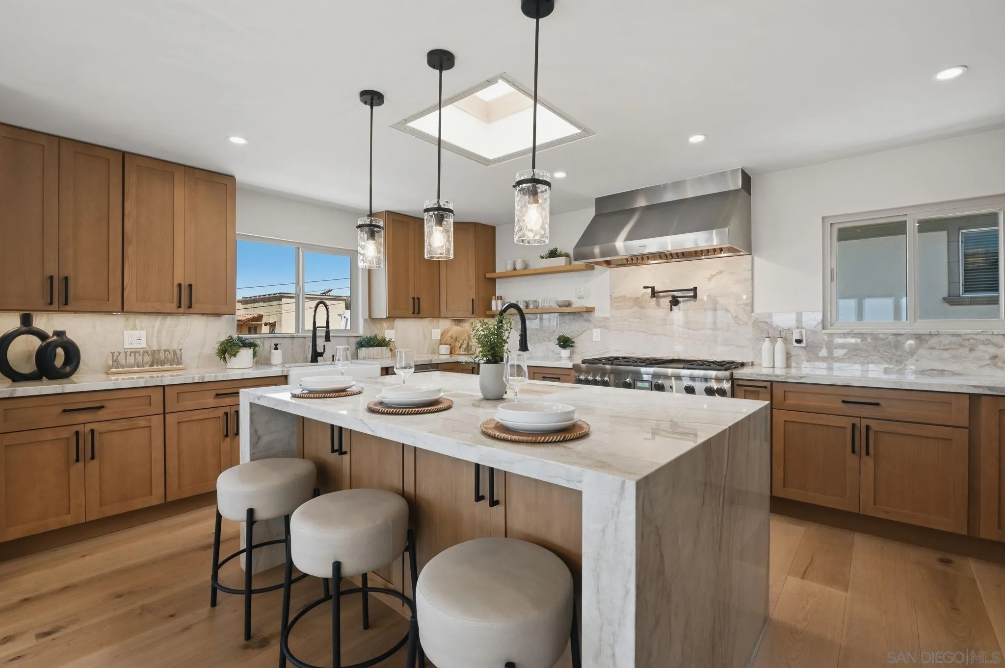 https://cdn.realtyfeed.com/cdn/127/260014774/d284b81da43cc2d41a437ebb55237fca.webp