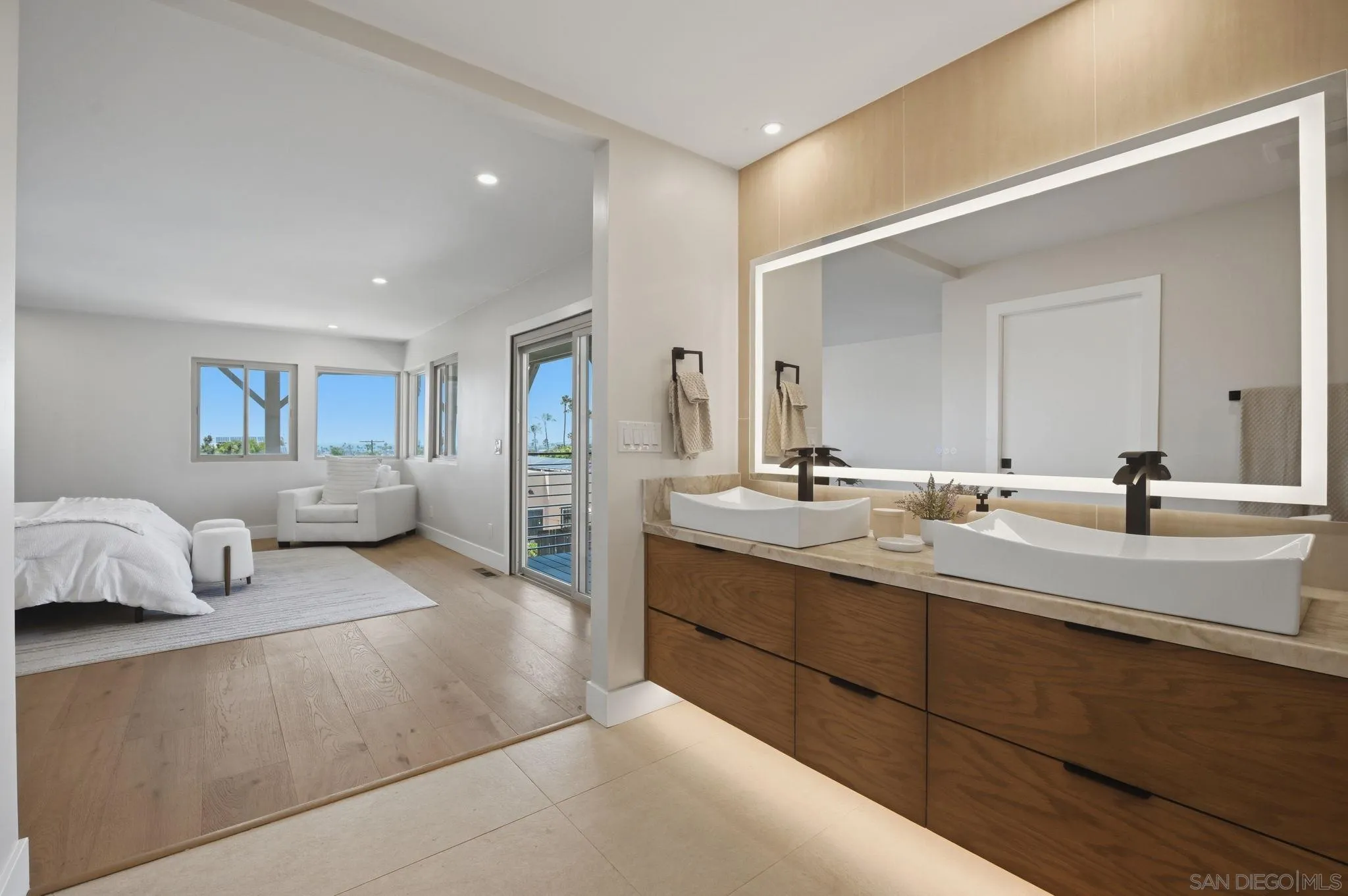 https://cdn.realtyfeed.com/cdn/127/260014774/dbf6d697bdfa924a23b62a2d061704f5.webp