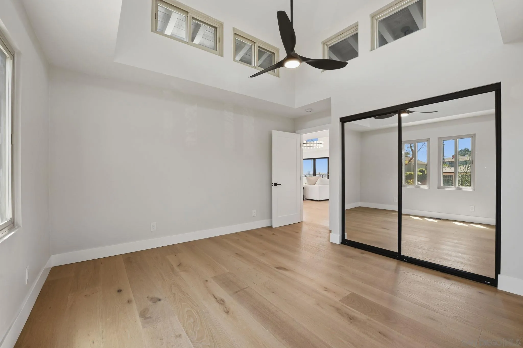 https://cdn.realtyfeed.com/cdn/127/260014774/e99eaa01e883584d3eca2fd7f5c5d20d.webp