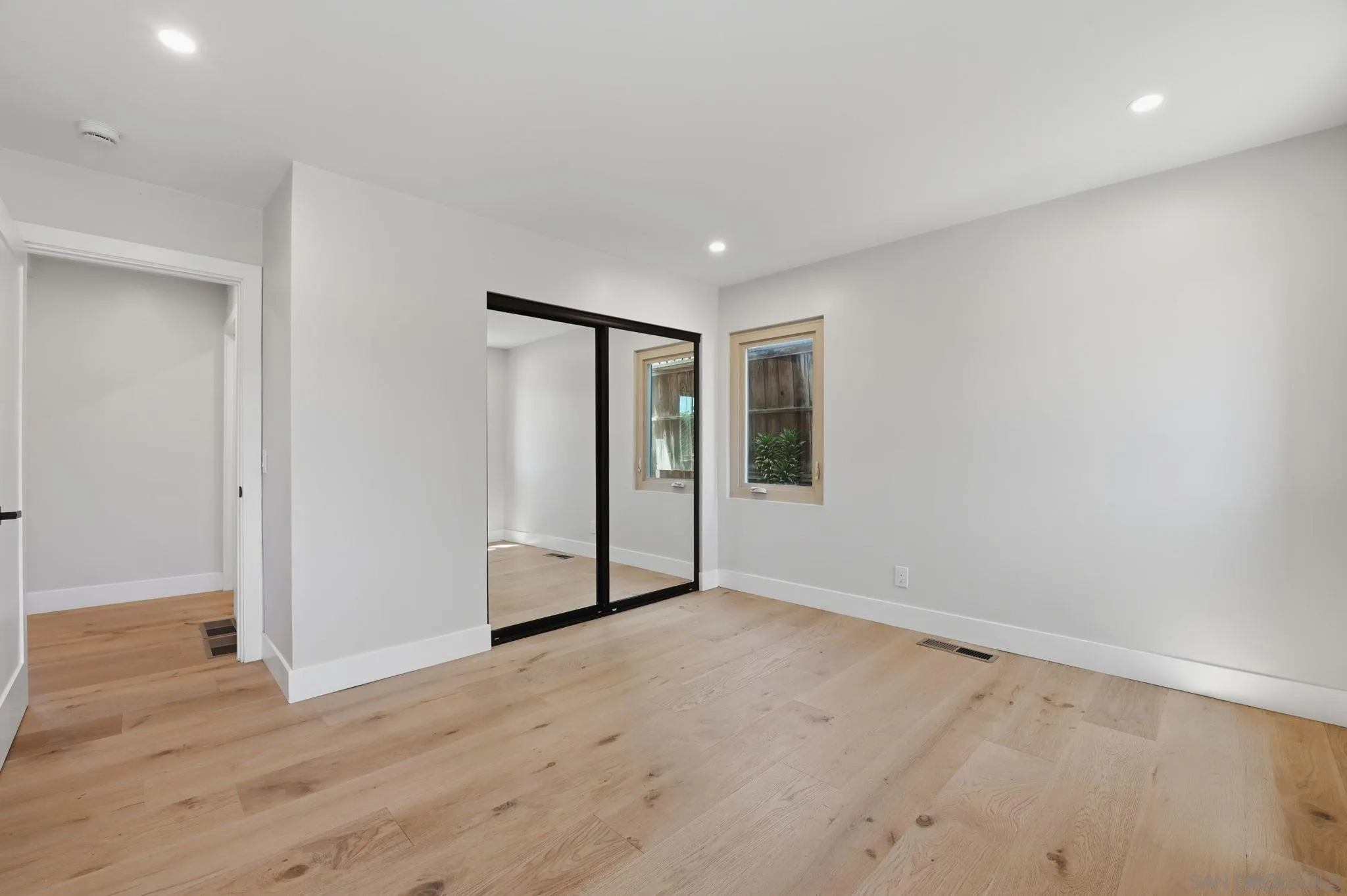 https://cdn.realtyfeed.com/cdn/127/260014774/fc6c31d77be320cd7b6cdff65987fd8c.webp