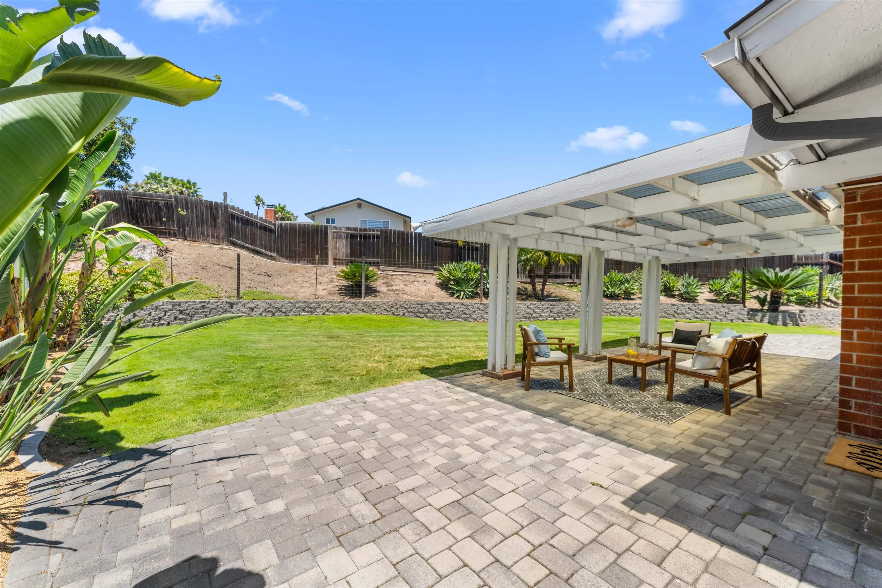 https://cdn.realtyfeed.com/cdn/127/260014779/01aa6b967001b9a0a1a23b1e4ff2d83d.webp