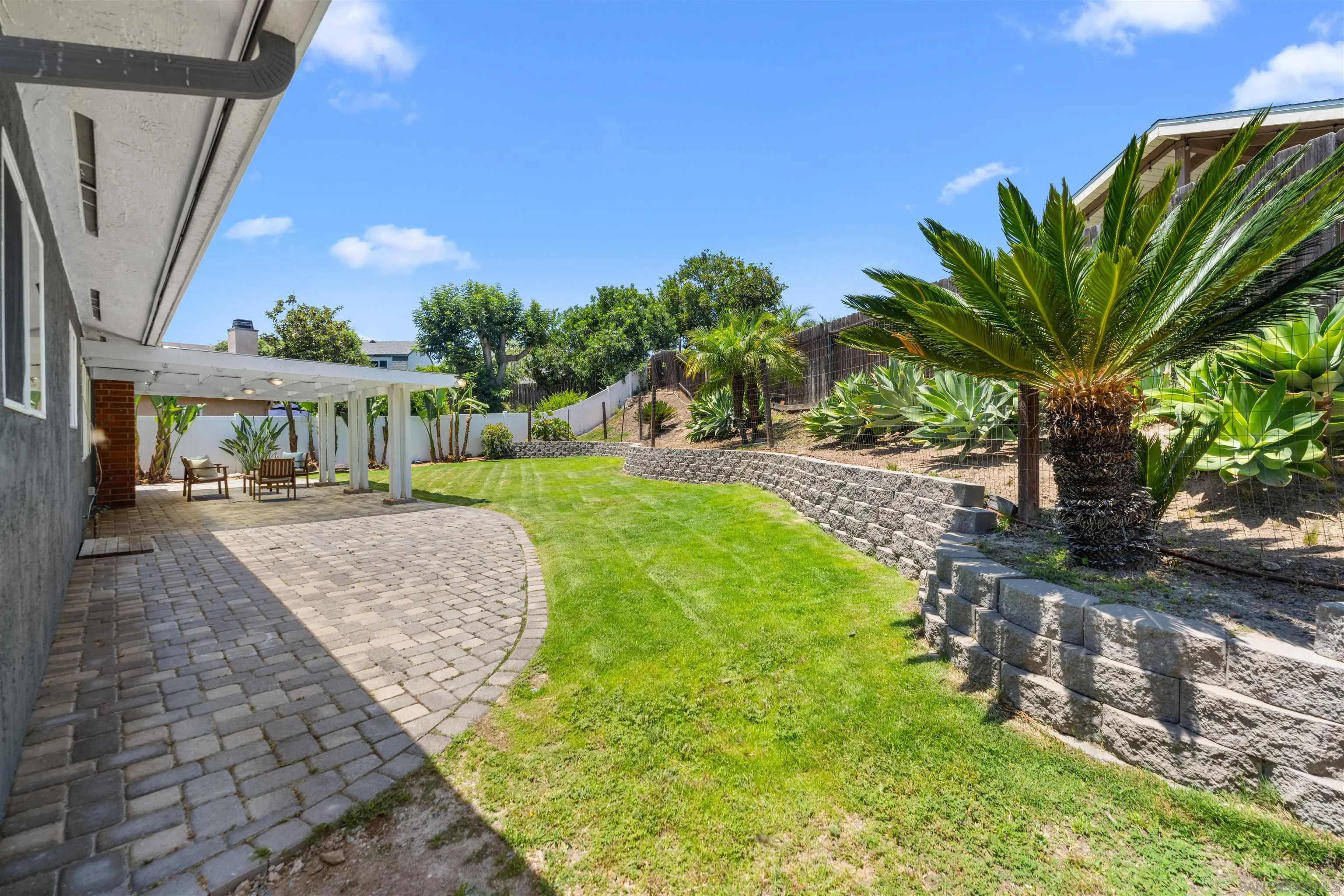 https://cdn.realtyfeed.com/cdn/127/260014779/39ef1fbe5ac390ff901bcc56fa8c51ad.webp