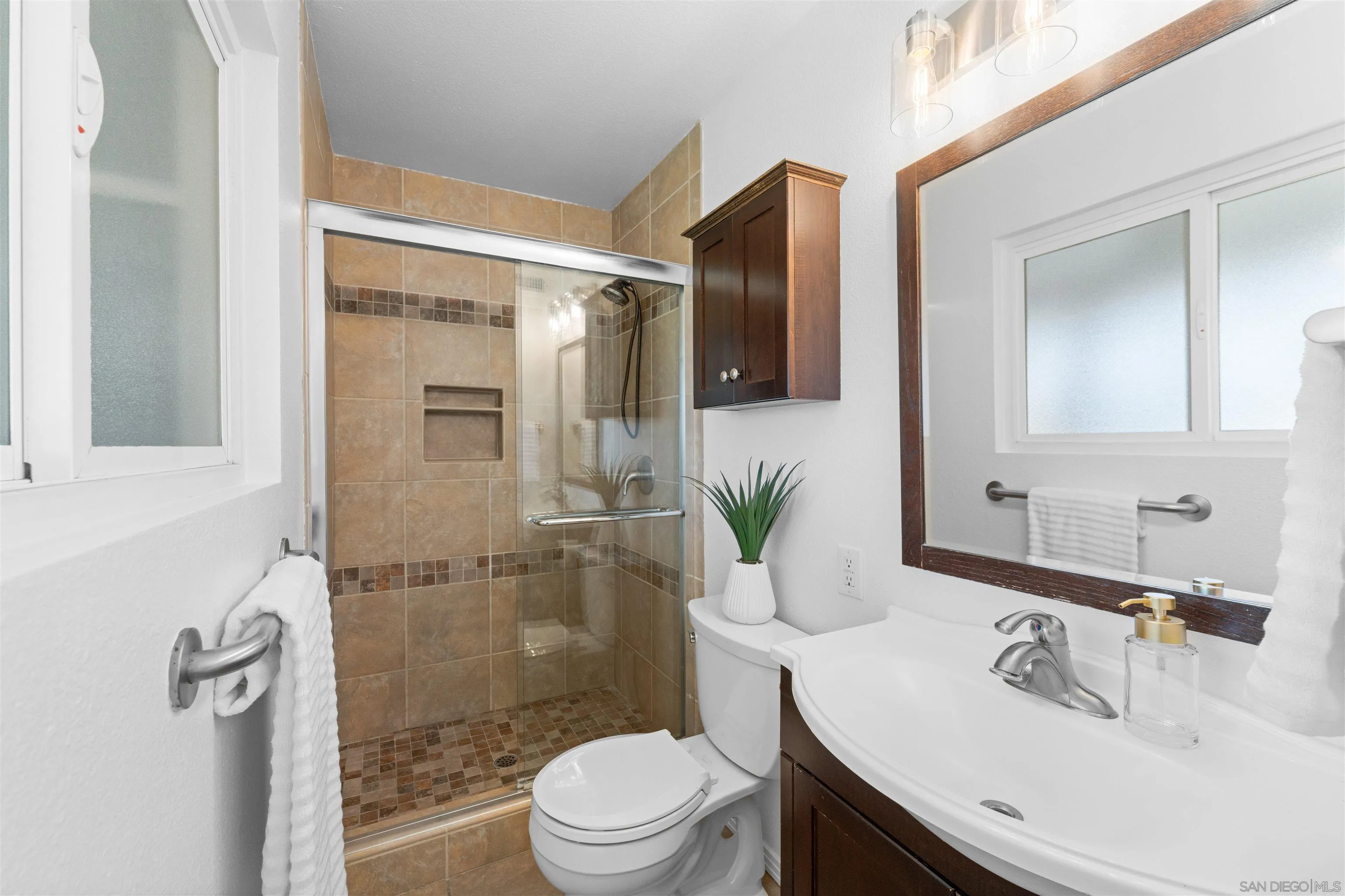 https://cdn.realtyfeed.com/cdn/127/260014779/ee3f7385e78125ecc37425f689ee6509.webp